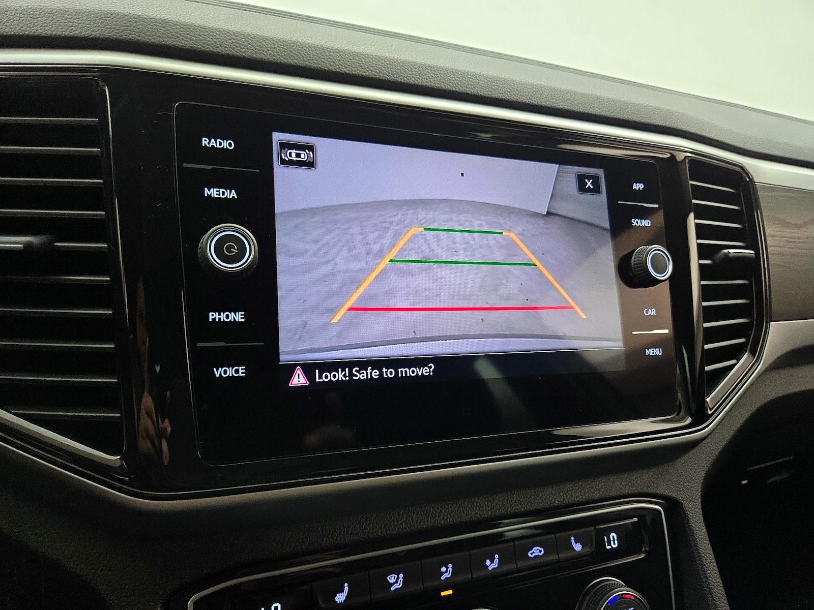 2023 Volkswagen Atlas SE w/Tech - Photo 15