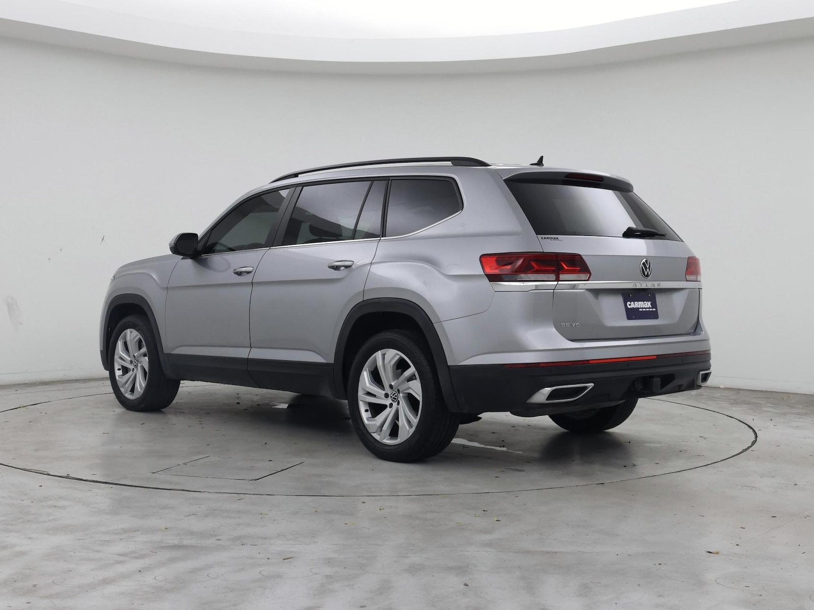 2023 Volkswagen Atlas SE w/Tech - Photo 3