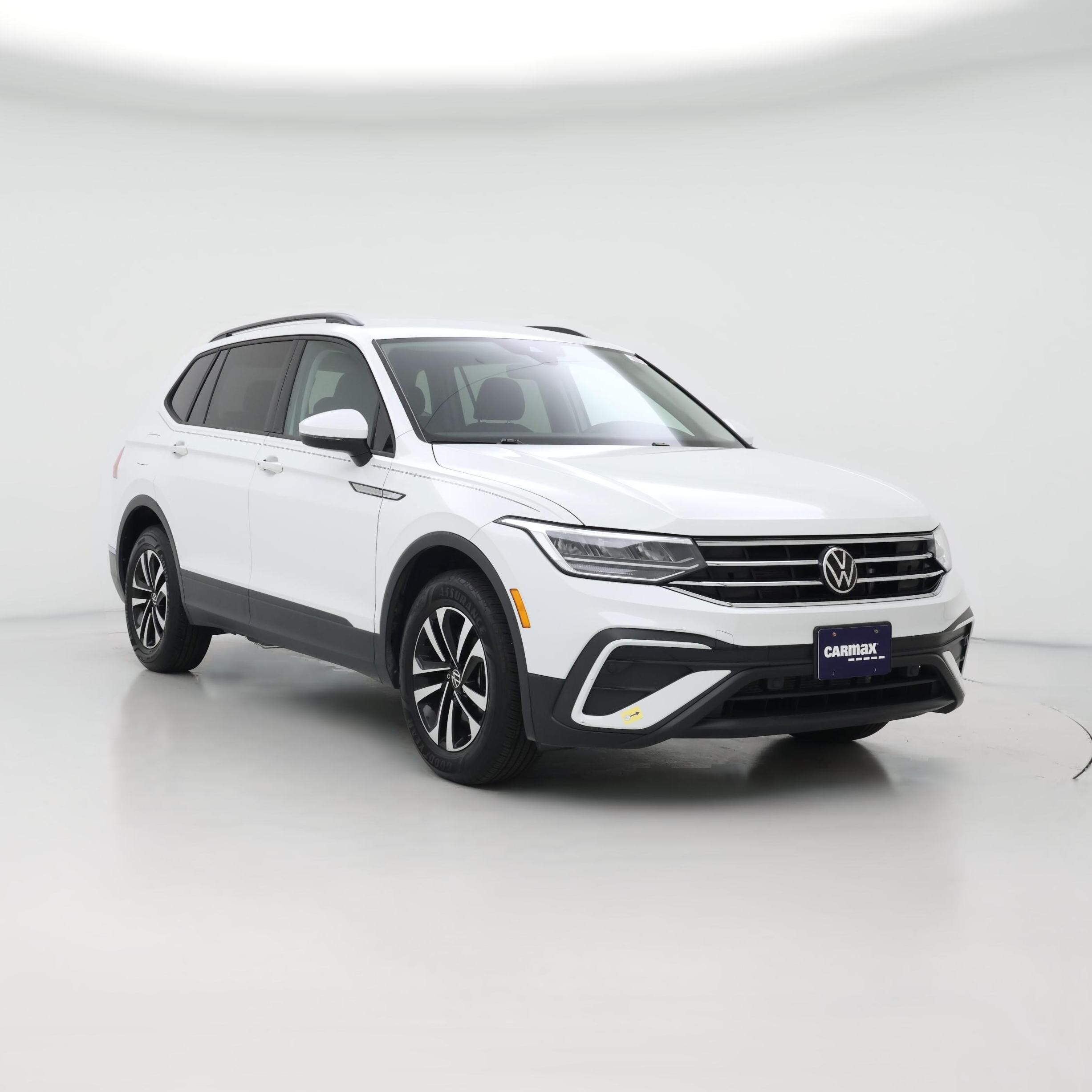 Thumbnail: 2023 Volkswagen Tiguan - 1
