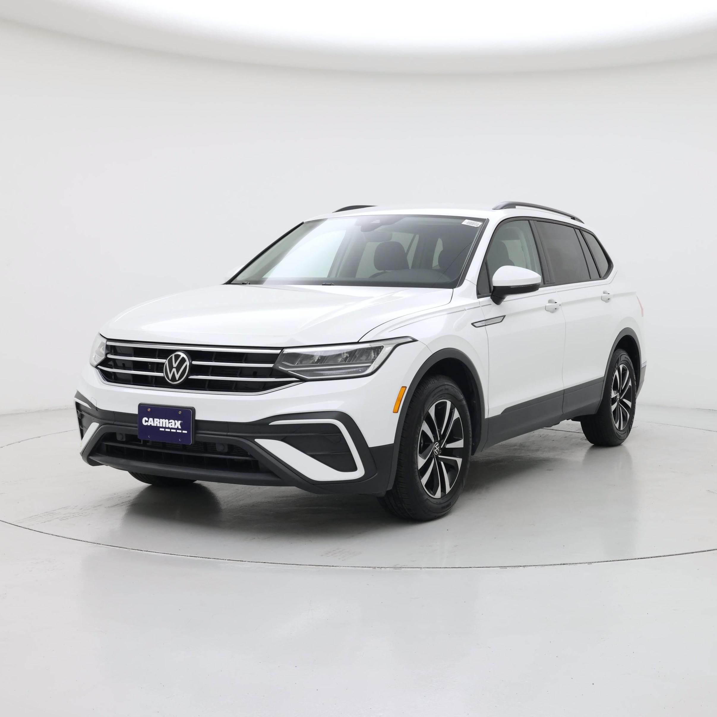 Thumbnail: 2023 Volkswagen Tiguan - 4