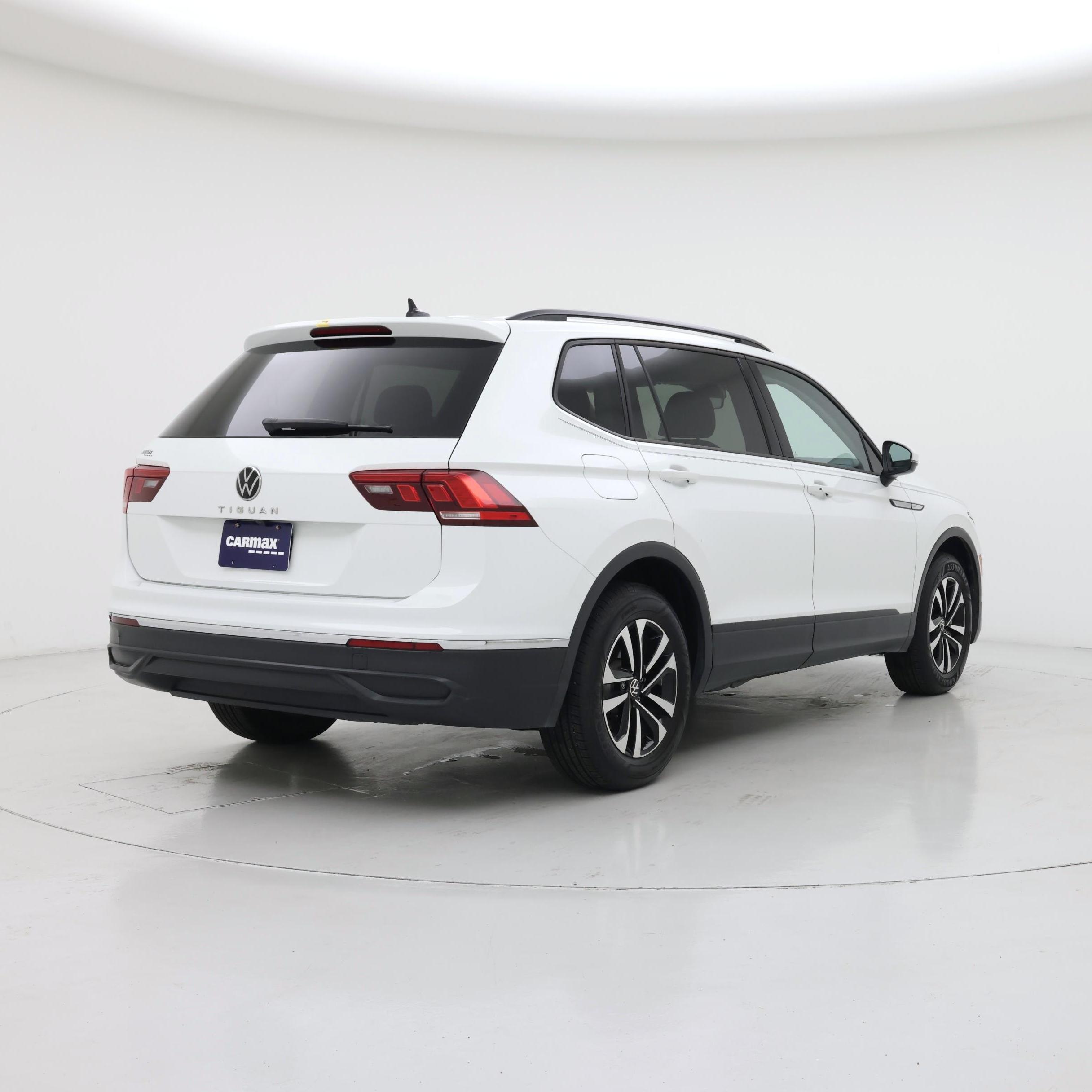 Thumbnail: 2023 Volkswagen Tiguan - 8