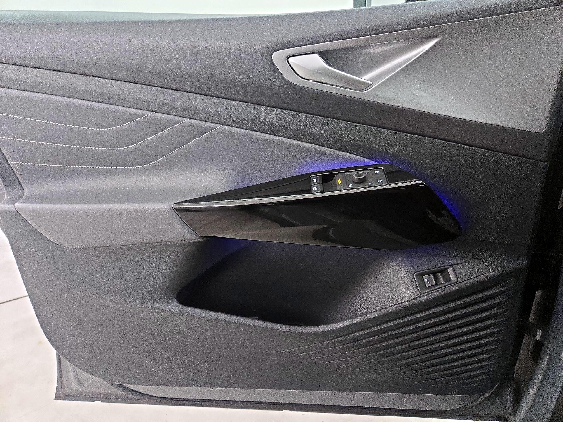 Thumbnail: 2023 Volkswagen ID.4 - 12
