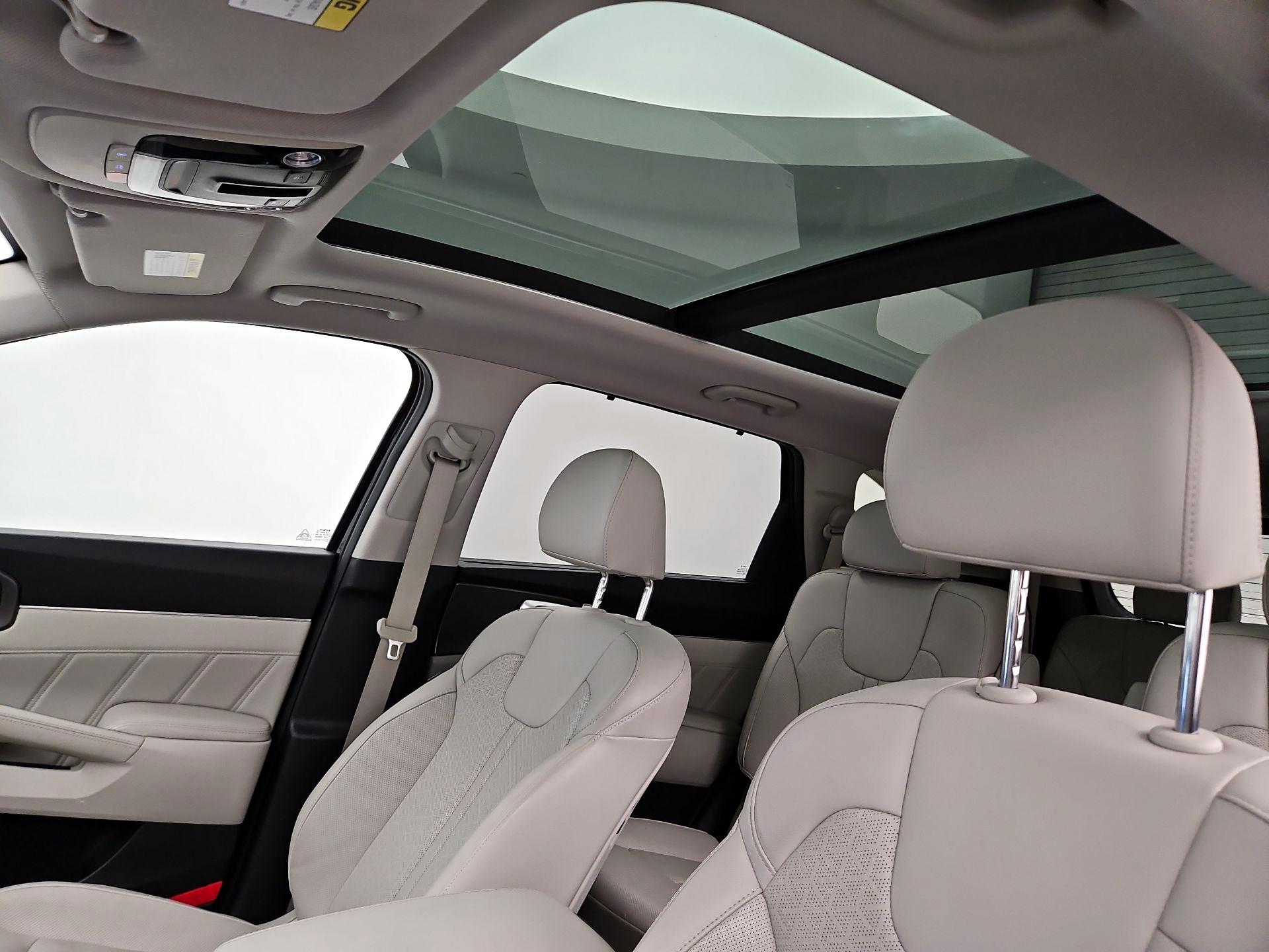 Thumbnail: 2023 Kia Sorento - 20