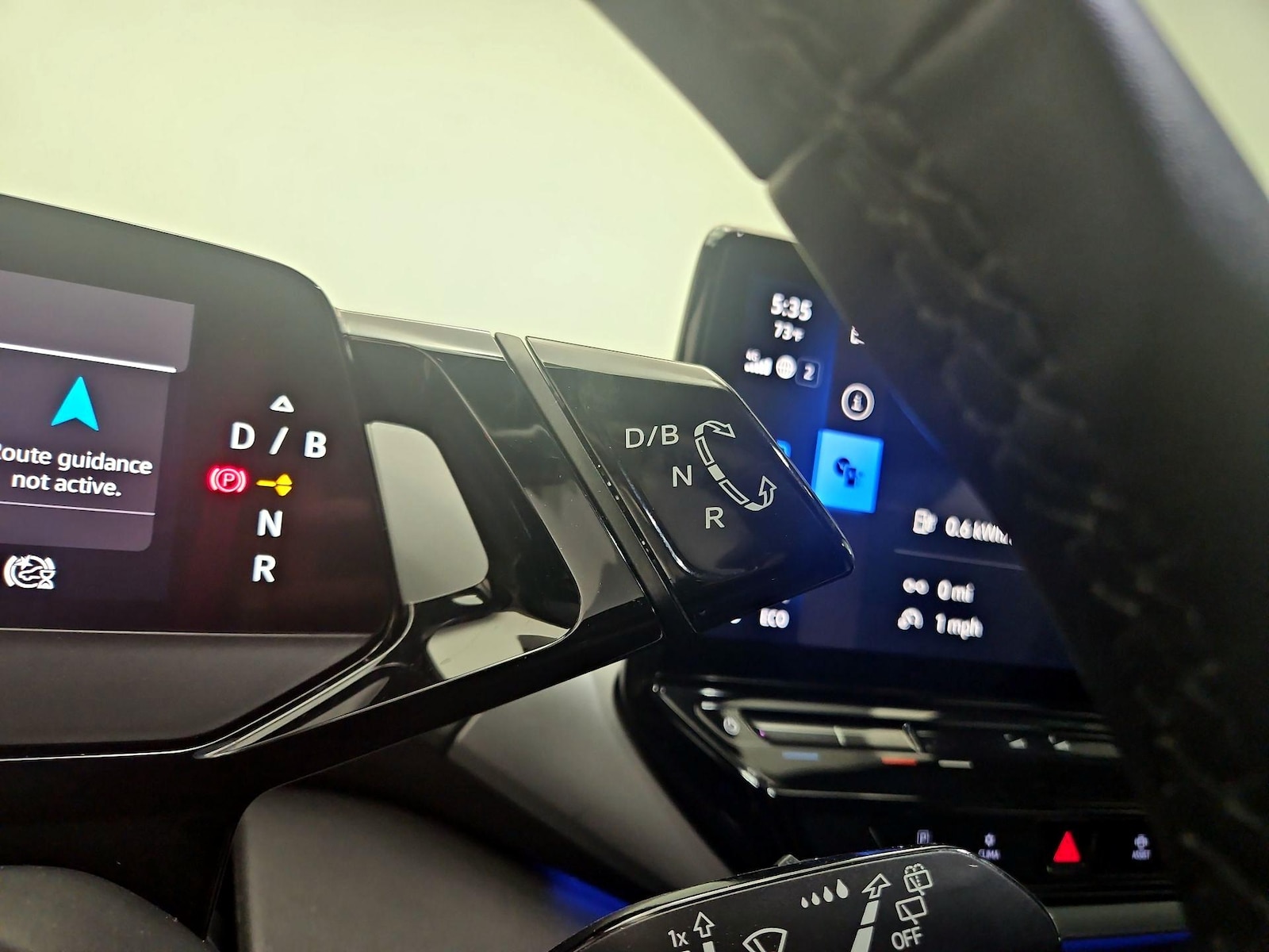 2023 Volkswagen ID.4 PRO - Photo 18