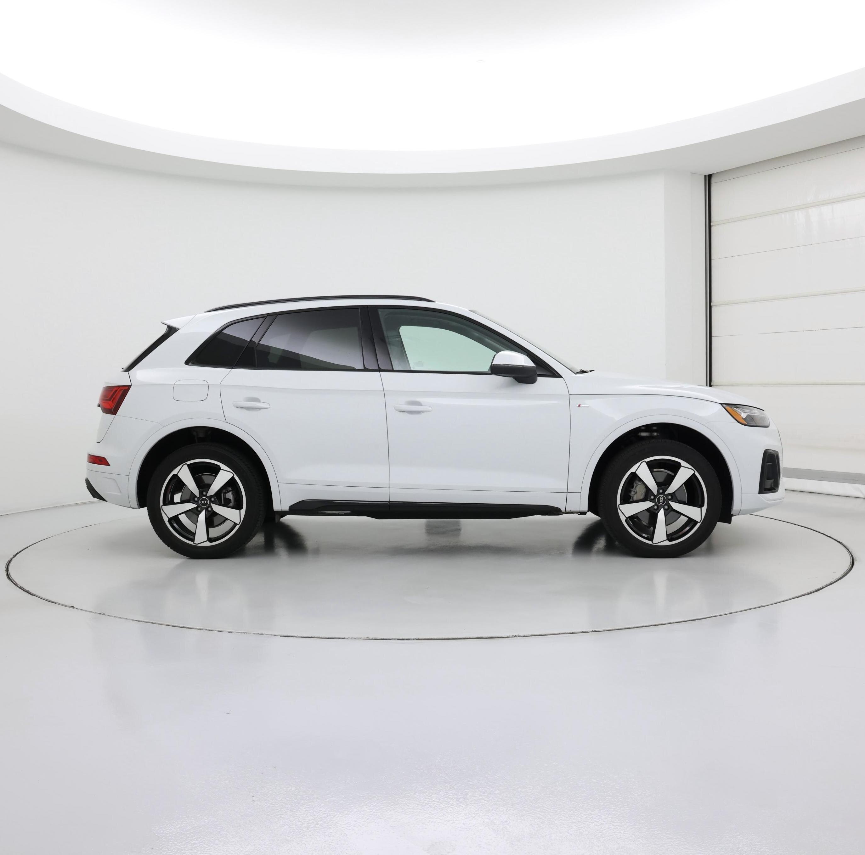 Thumbnail: 2023 Audi Q5 - 7