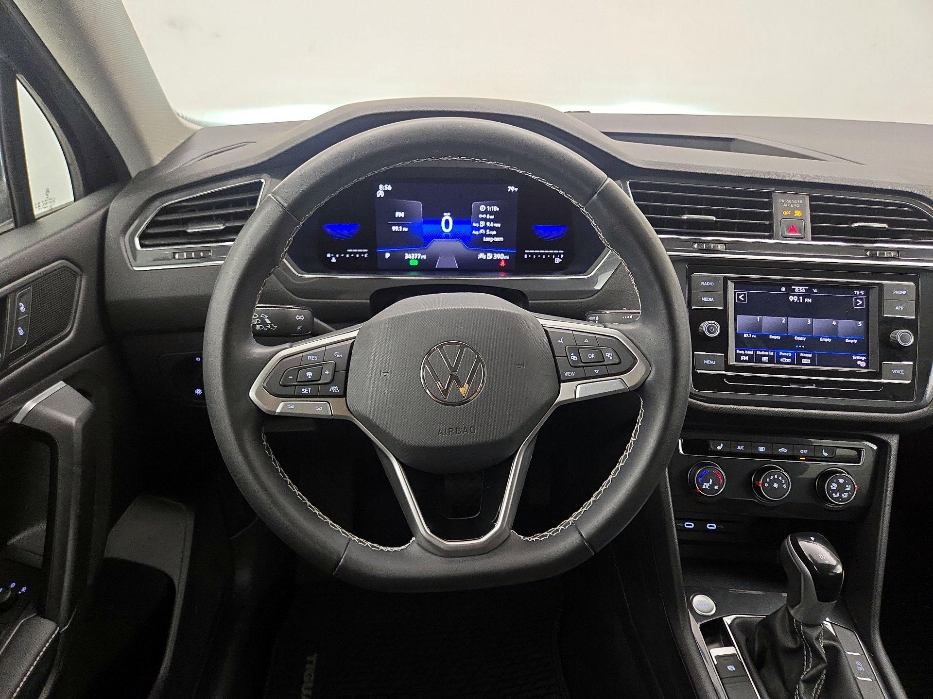 Thumbnail: 2023 Volkswagen Tiguan - 10