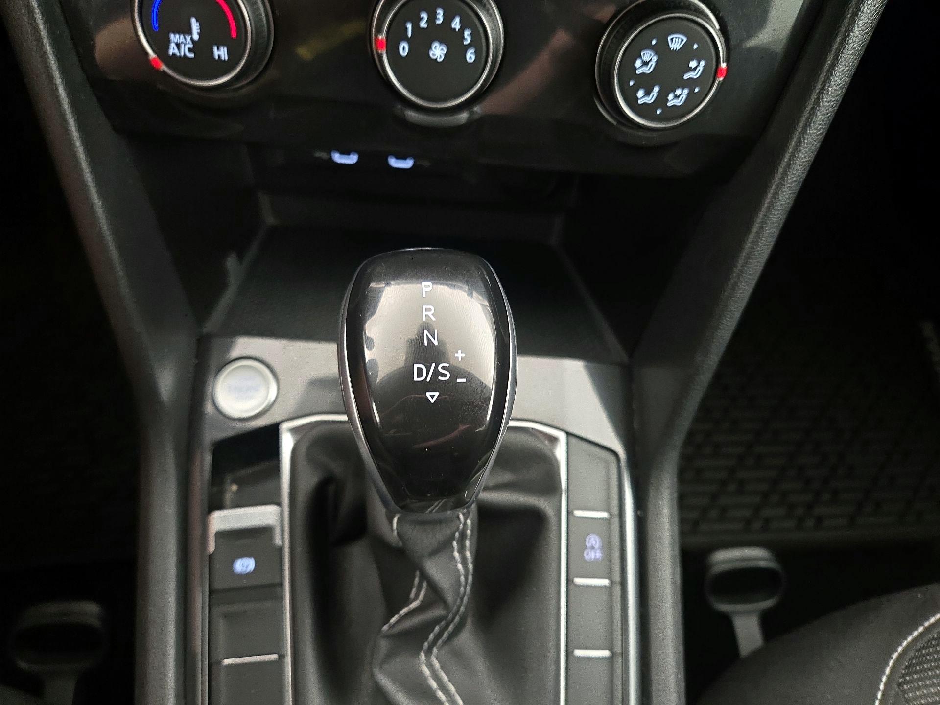 Thumbnail: 2023 Volkswagen Tiguan - 17