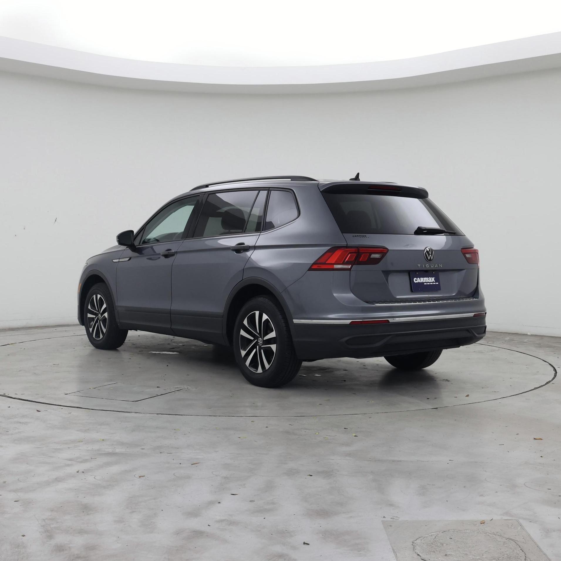Thumbnail: 2023 Volkswagen Tiguan - 2