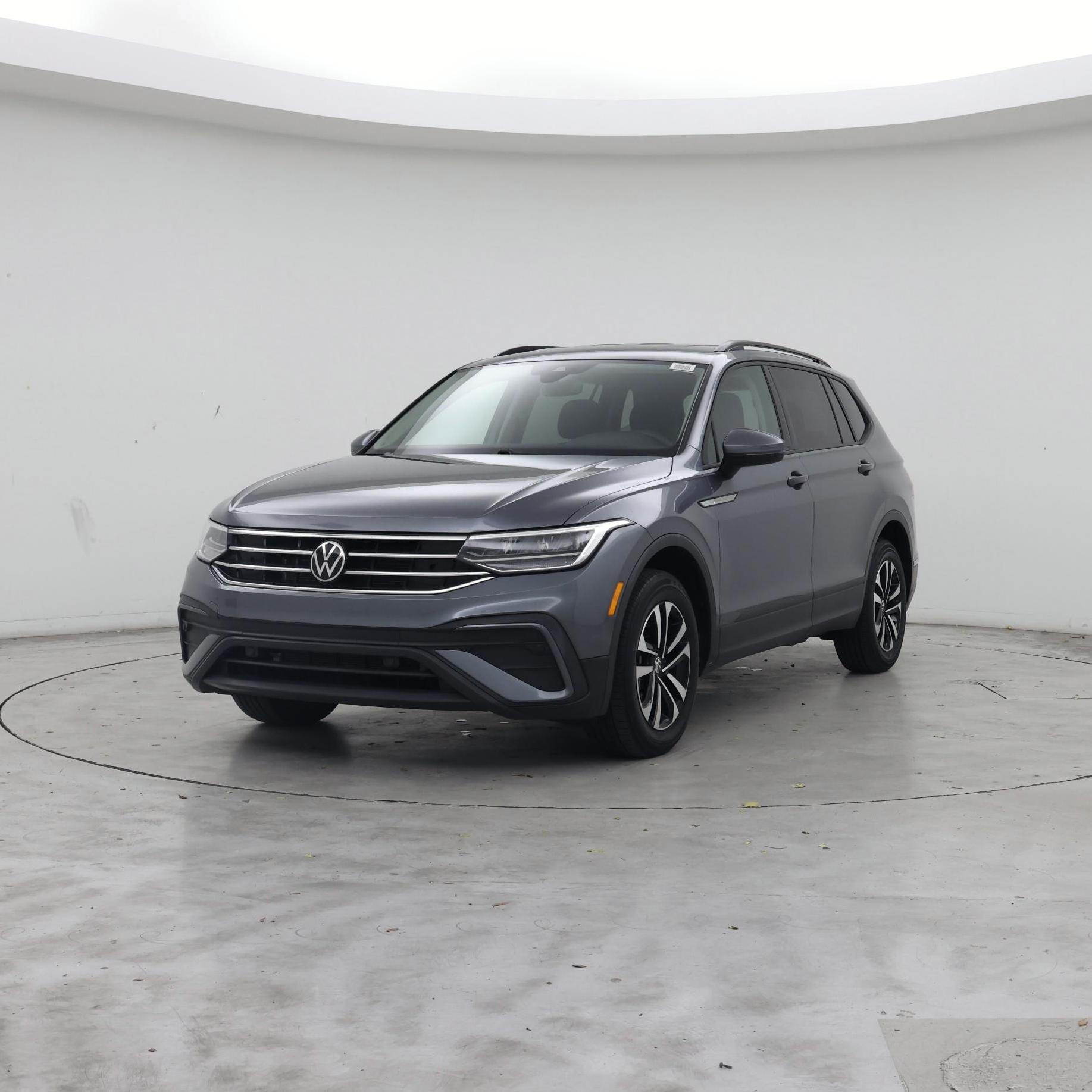 Thumbnail: 2023 Volkswagen Tiguan - 4