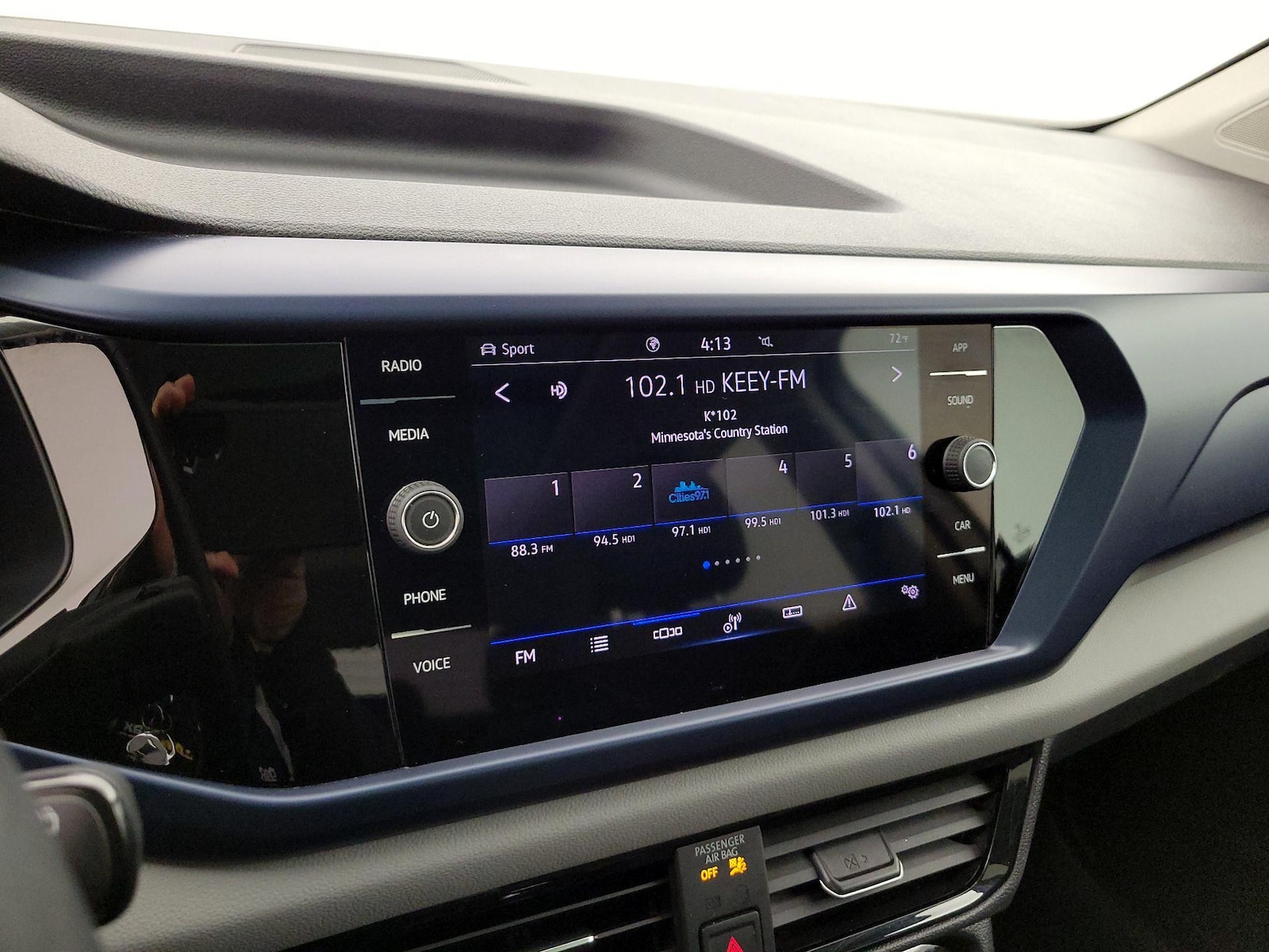 2023 Volkswagen Taos SE - Photo 16