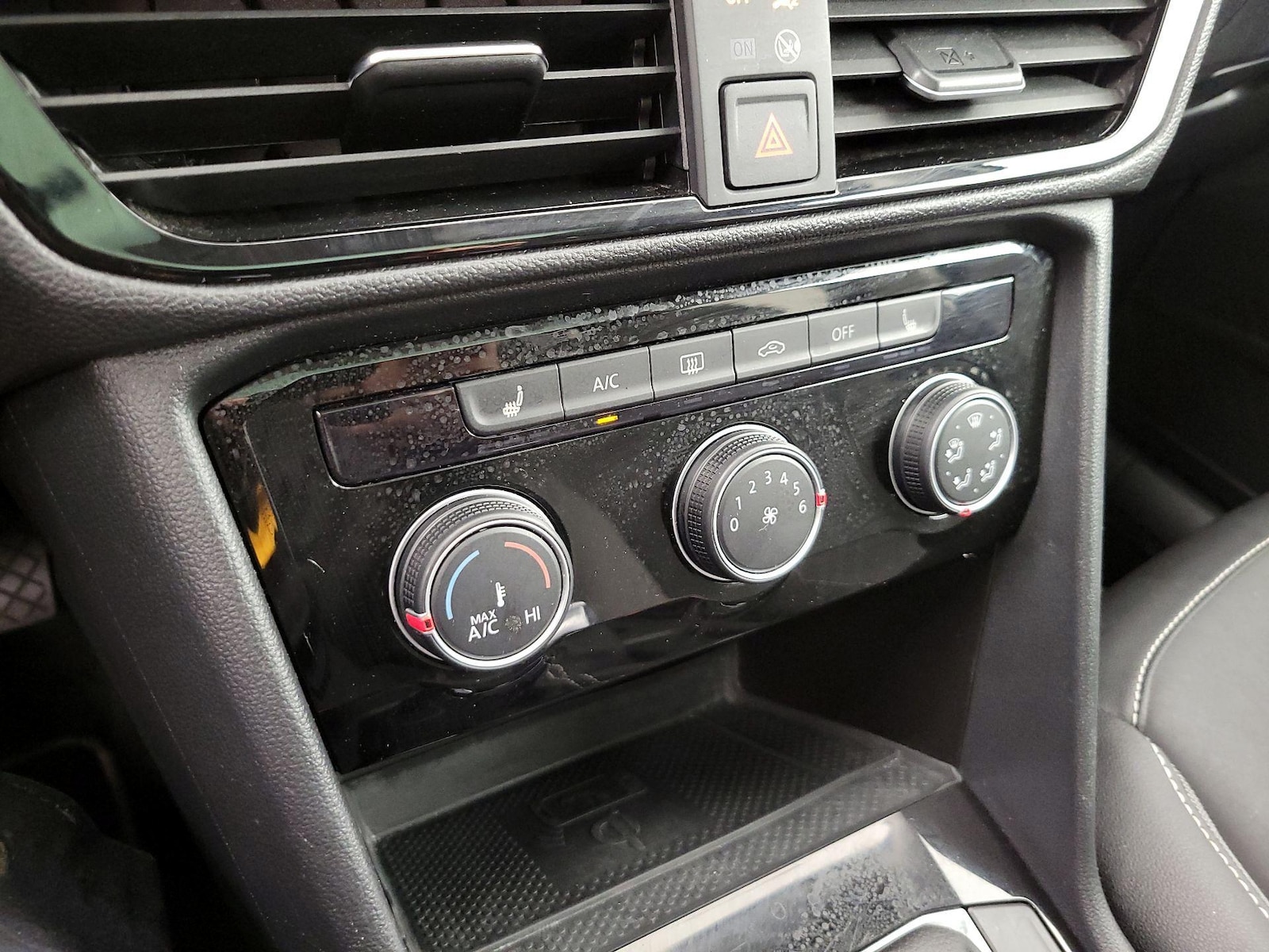 2023 Volkswagen Taos SE - Photo 17