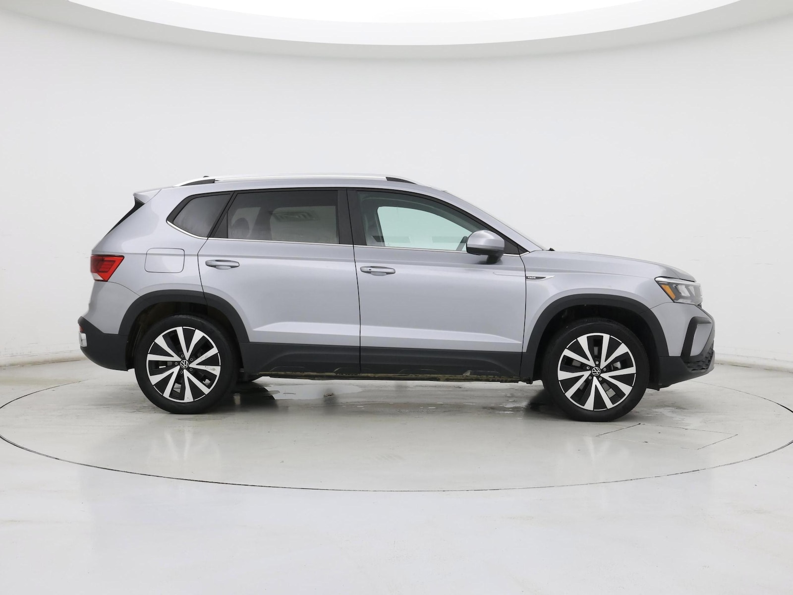 2023 Volkswagen Taos SE - Photo 8