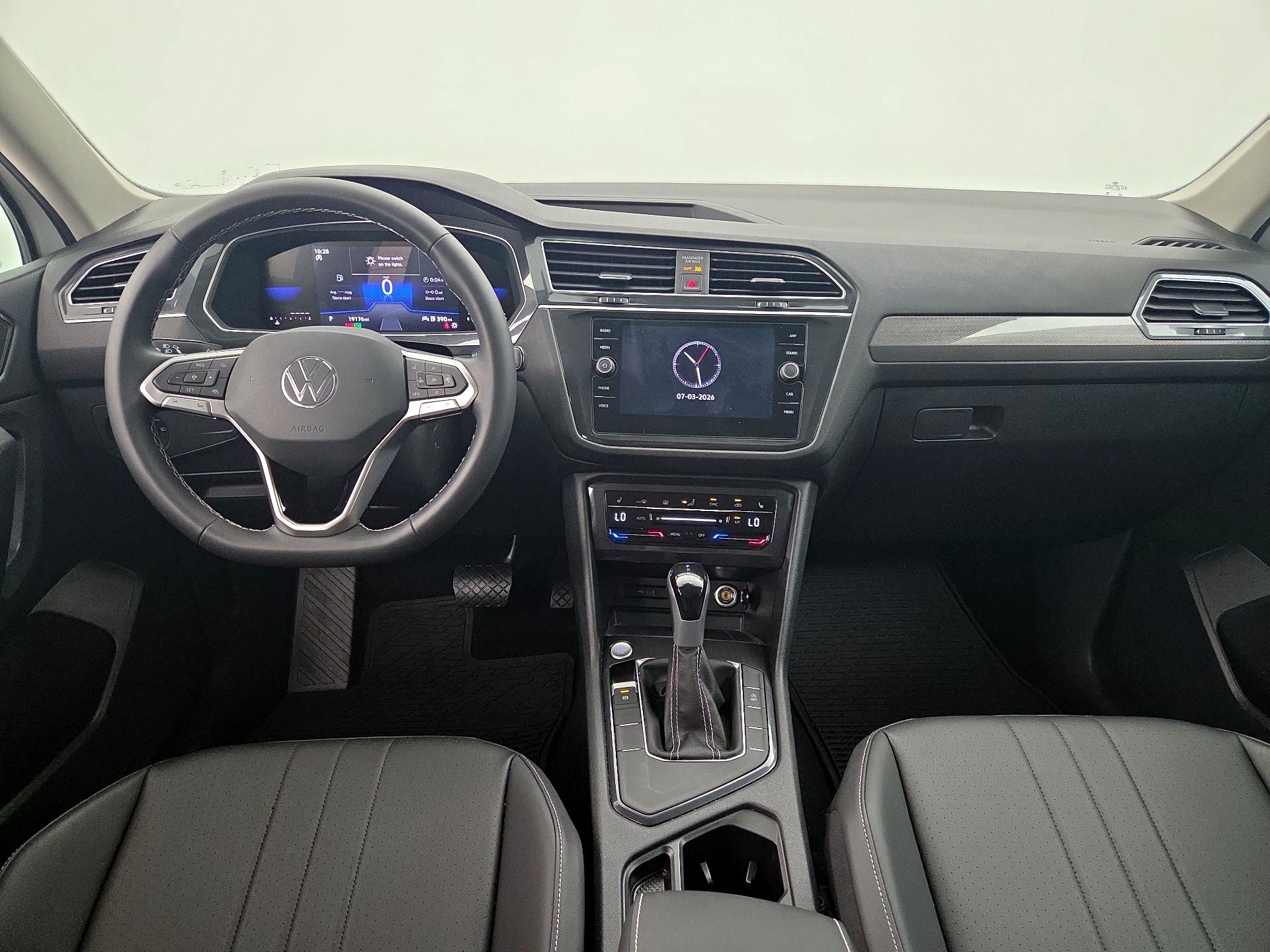 Thumbnail: 2023 Volkswagen Tiguan - 9