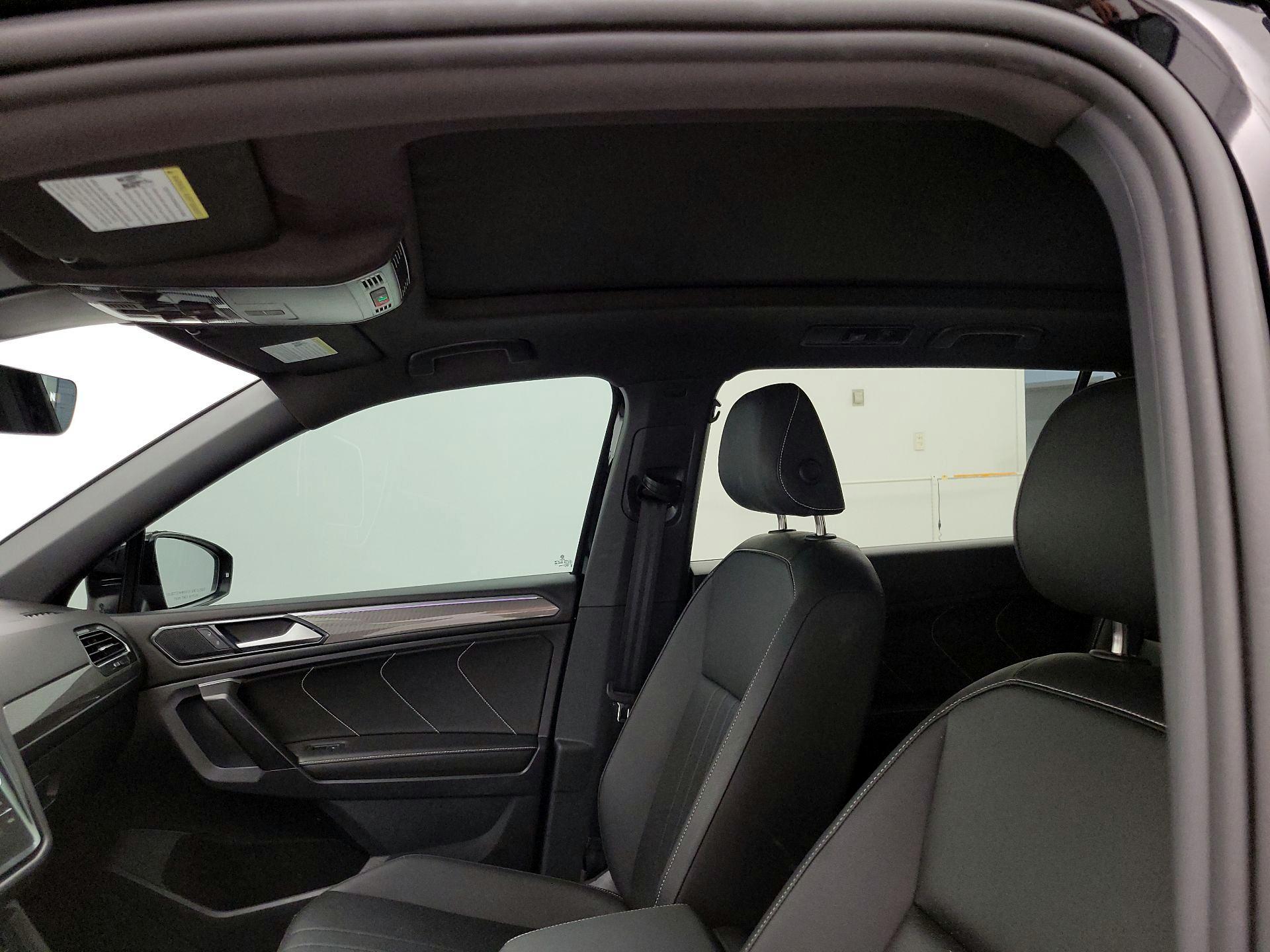 Thumbnail: 2023 Volkswagen Tiguan - 19