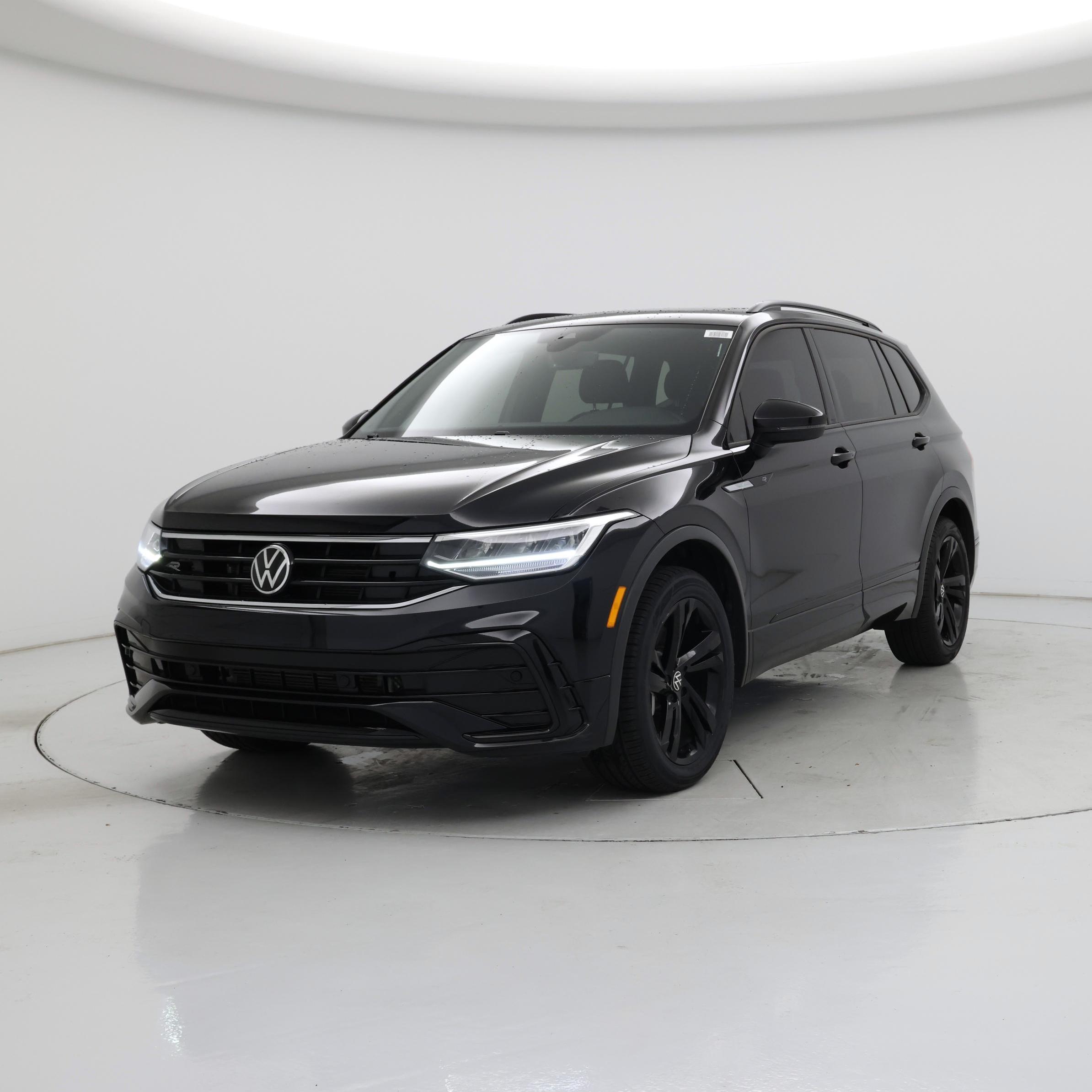 Thumbnail: 2023 Volkswagen Tiguan - 4