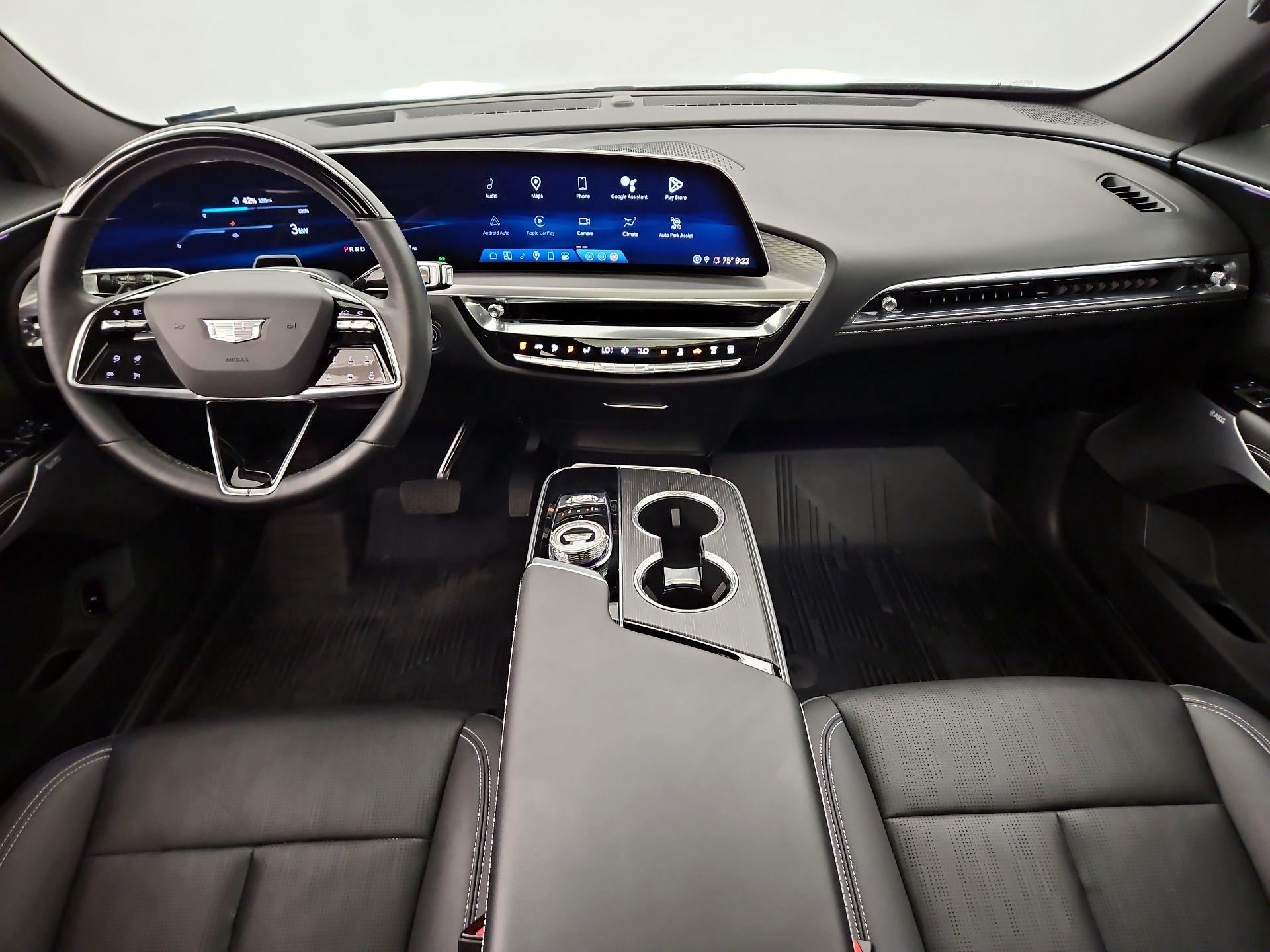 Thumbnail: 2024 Cadillac Lyriq - 9