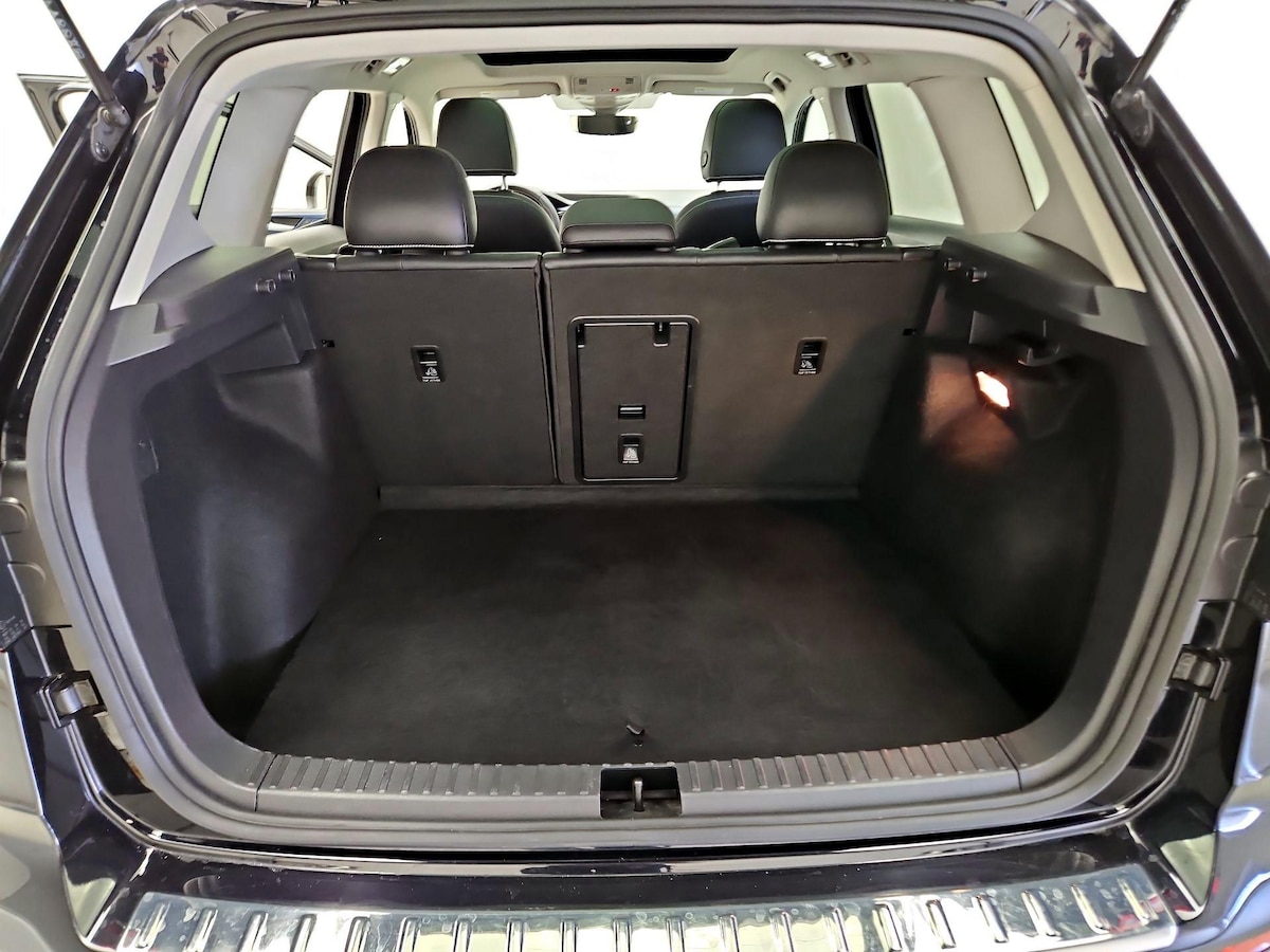 Trunk/Cargo (Seats Up)