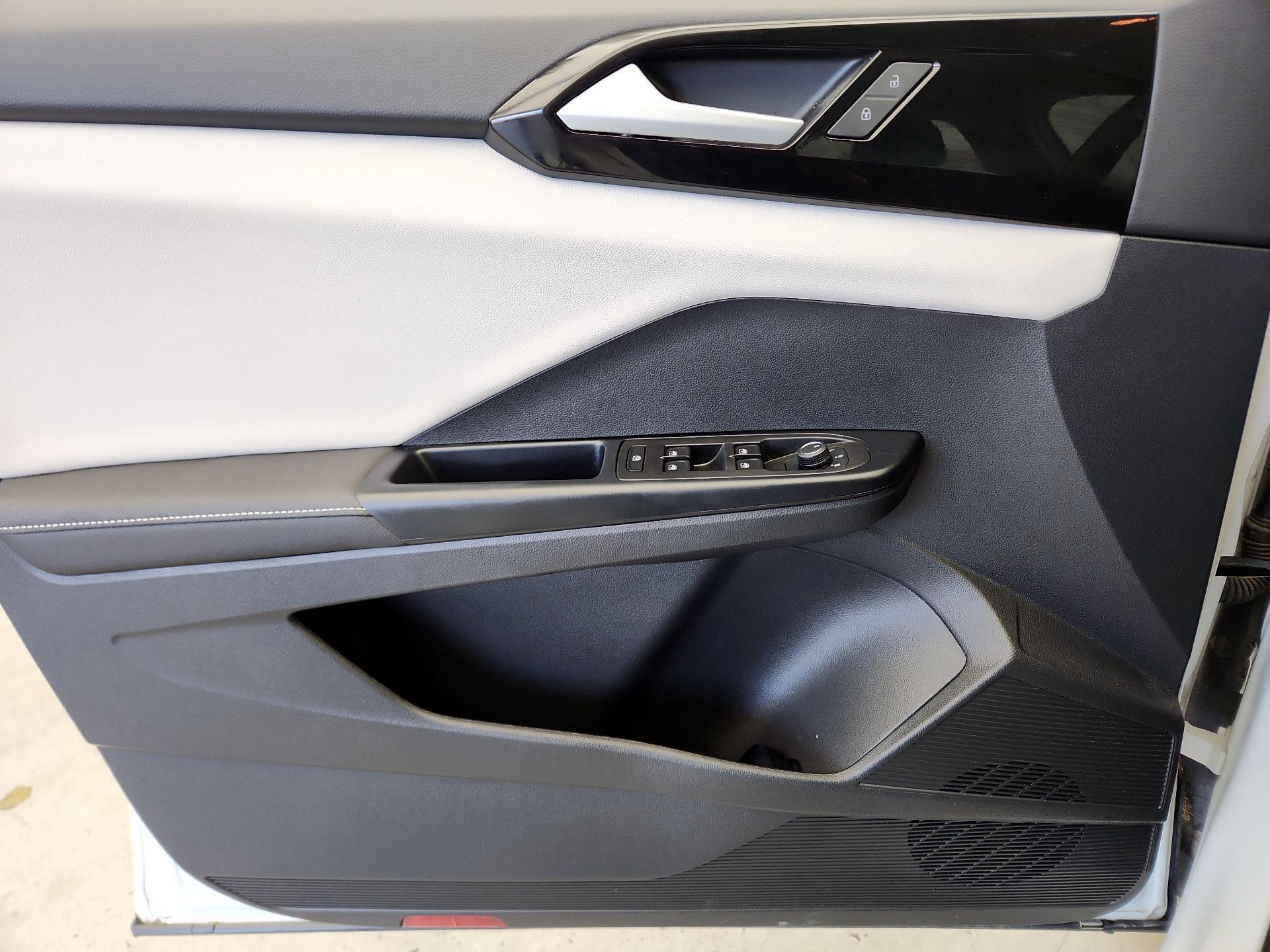 Thumbnail: 2025 Volkswagen Taos - 12