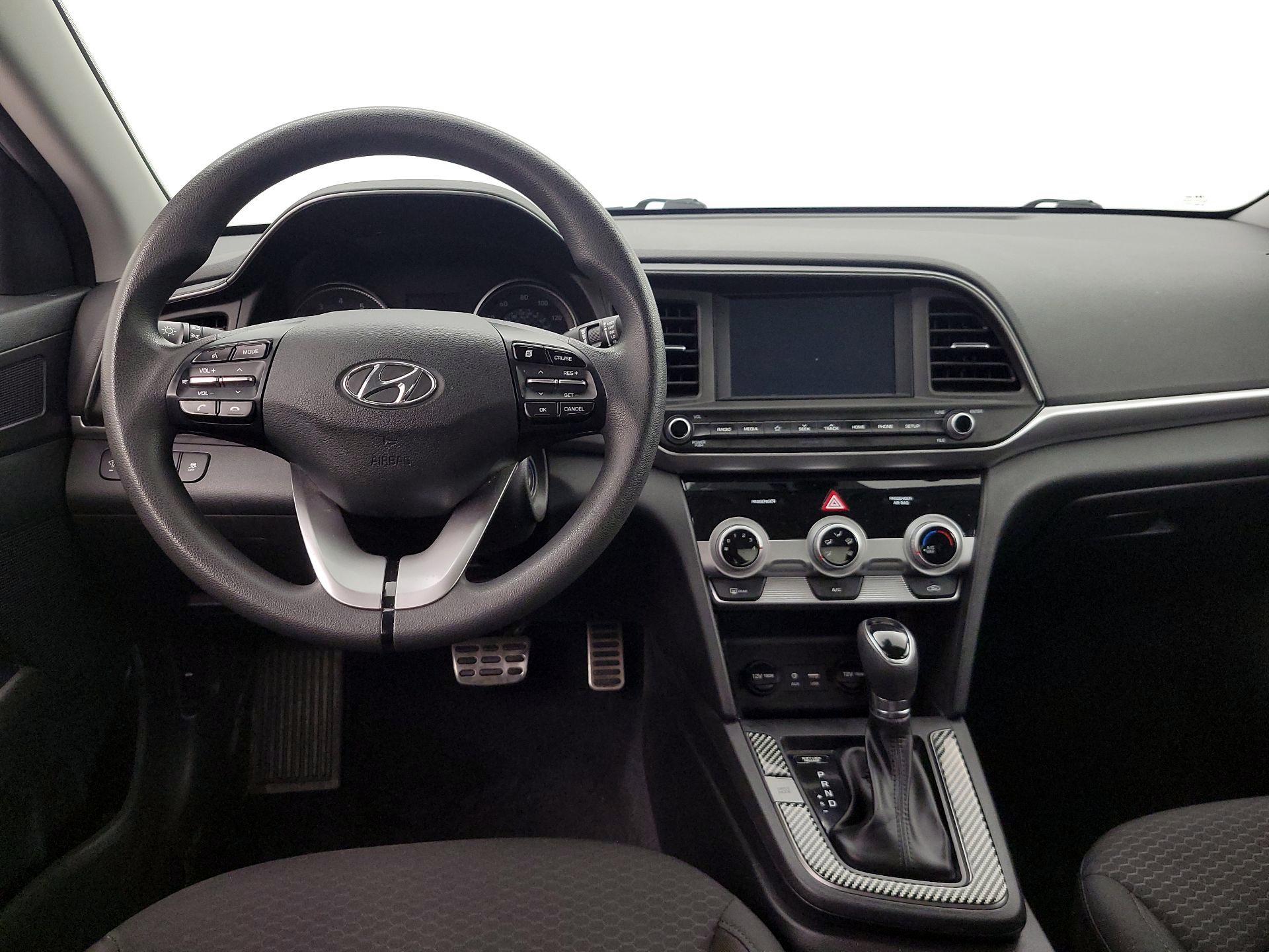 Thumbnail: 2019 Hyundai Elantra - 10