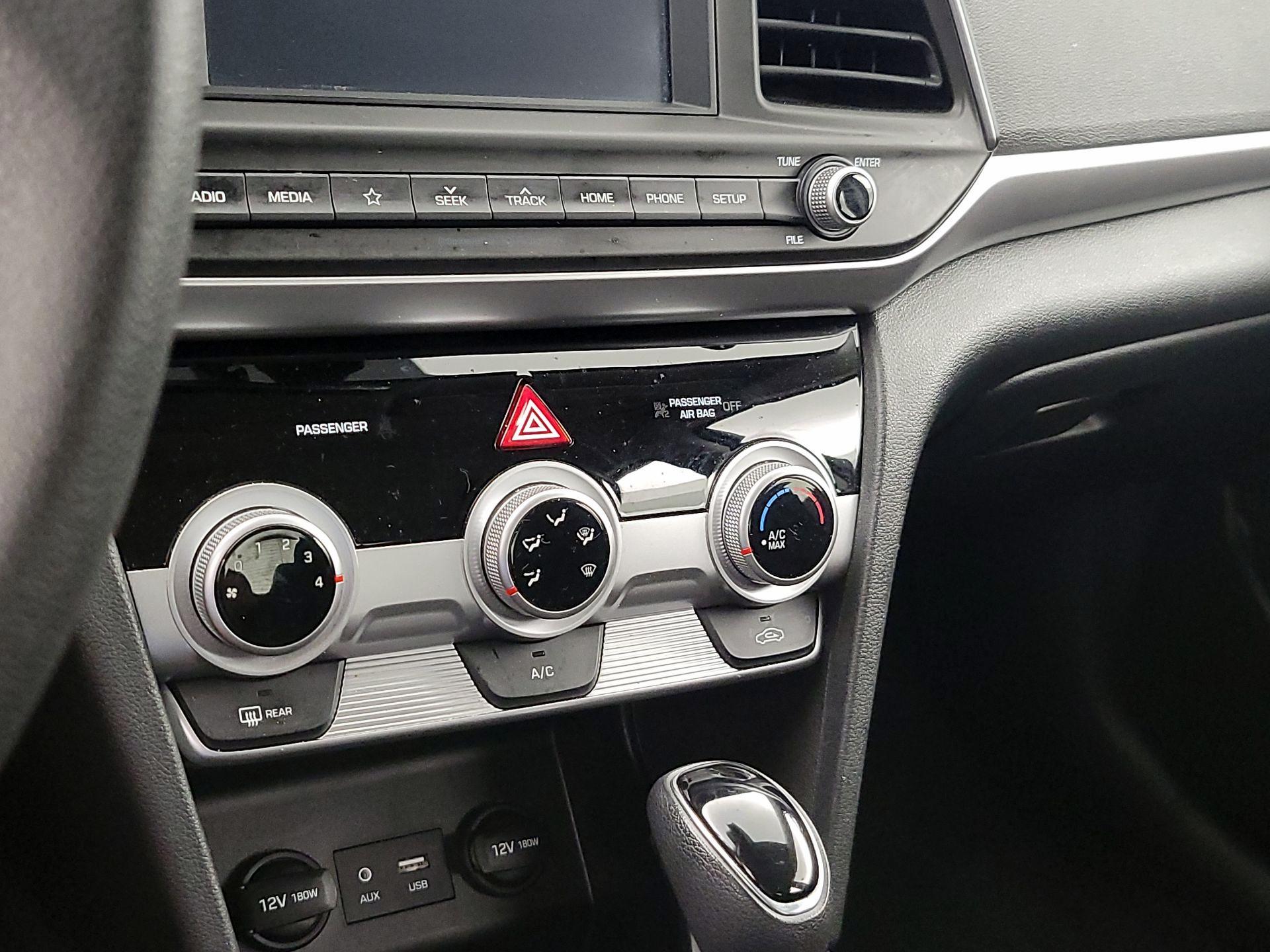 Thumbnail: 2019 Hyundai Elantra - 16
