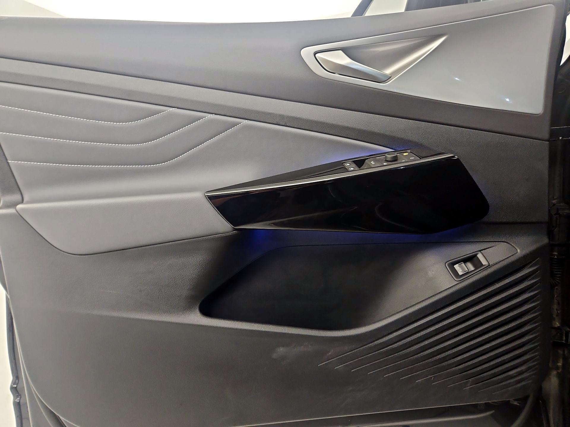 Thumbnail: 2023 Volkswagen ID.4 - 10