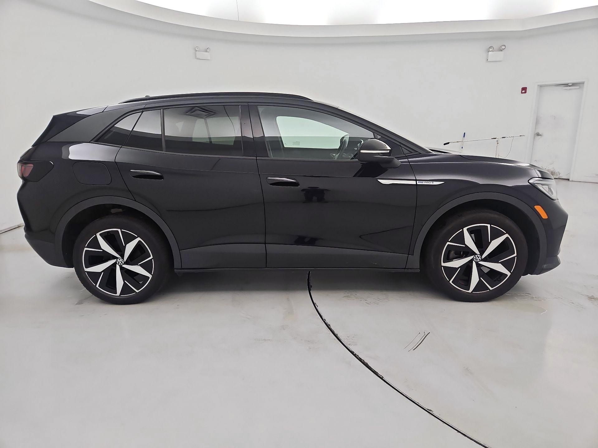 Thumbnail: 2023 Volkswagen ID.4 - 4