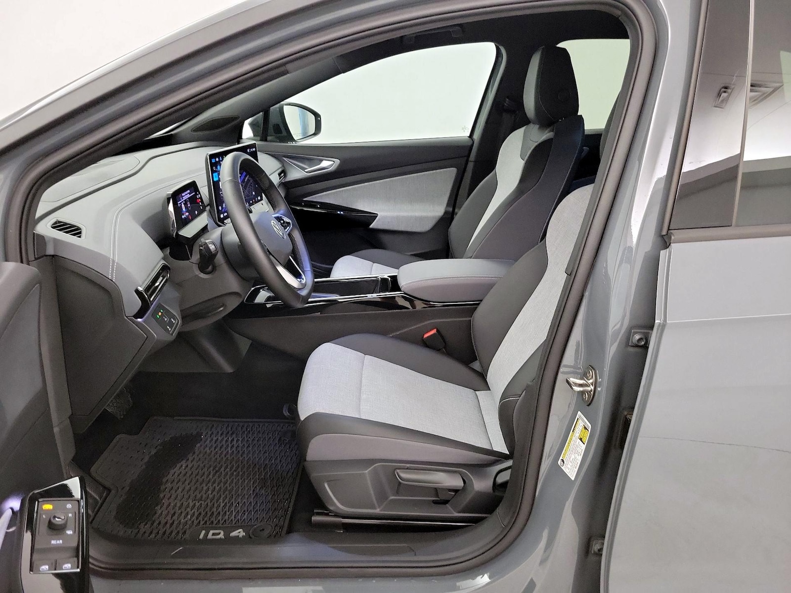 2025 Volkswagen ID.4 PRO - Photo 12