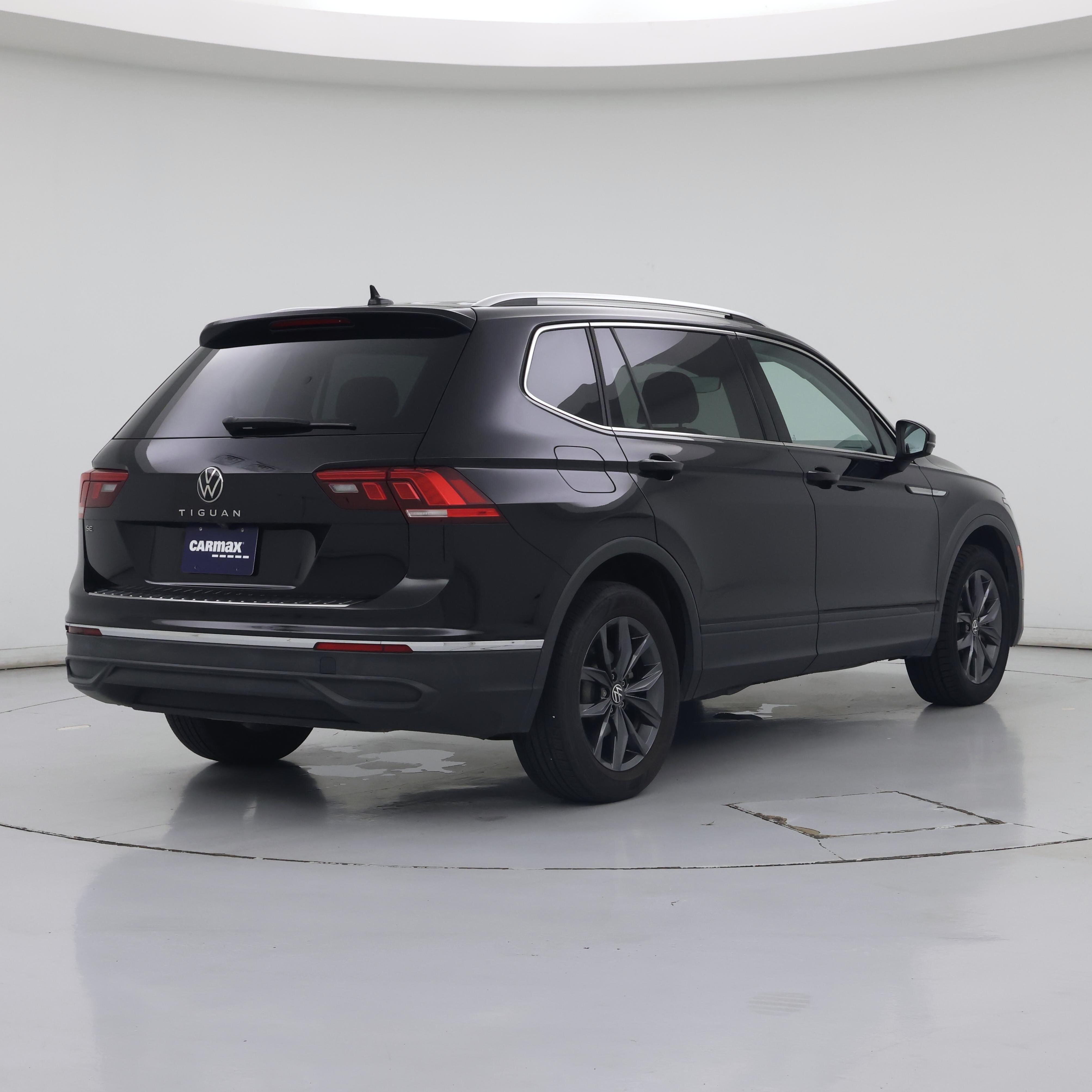Thumbnail: 2022 Volkswagen Tiguan - 8