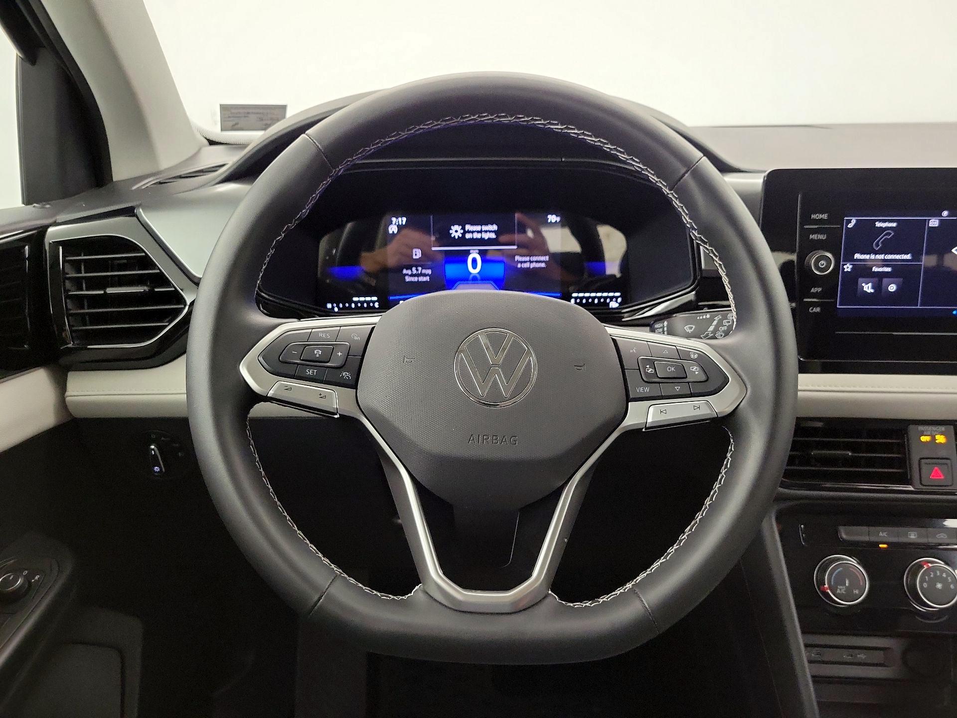 Thumbnail: 2025 Volkswagen Taos - 10