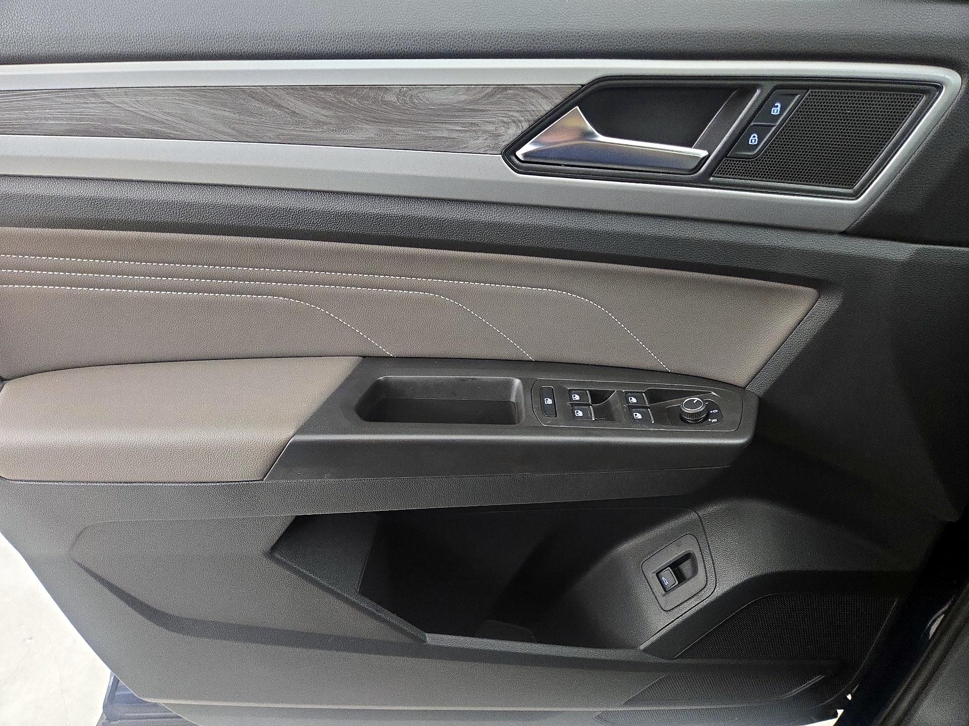 Thumbnail: 2023 Volkswagen Atlas - 12