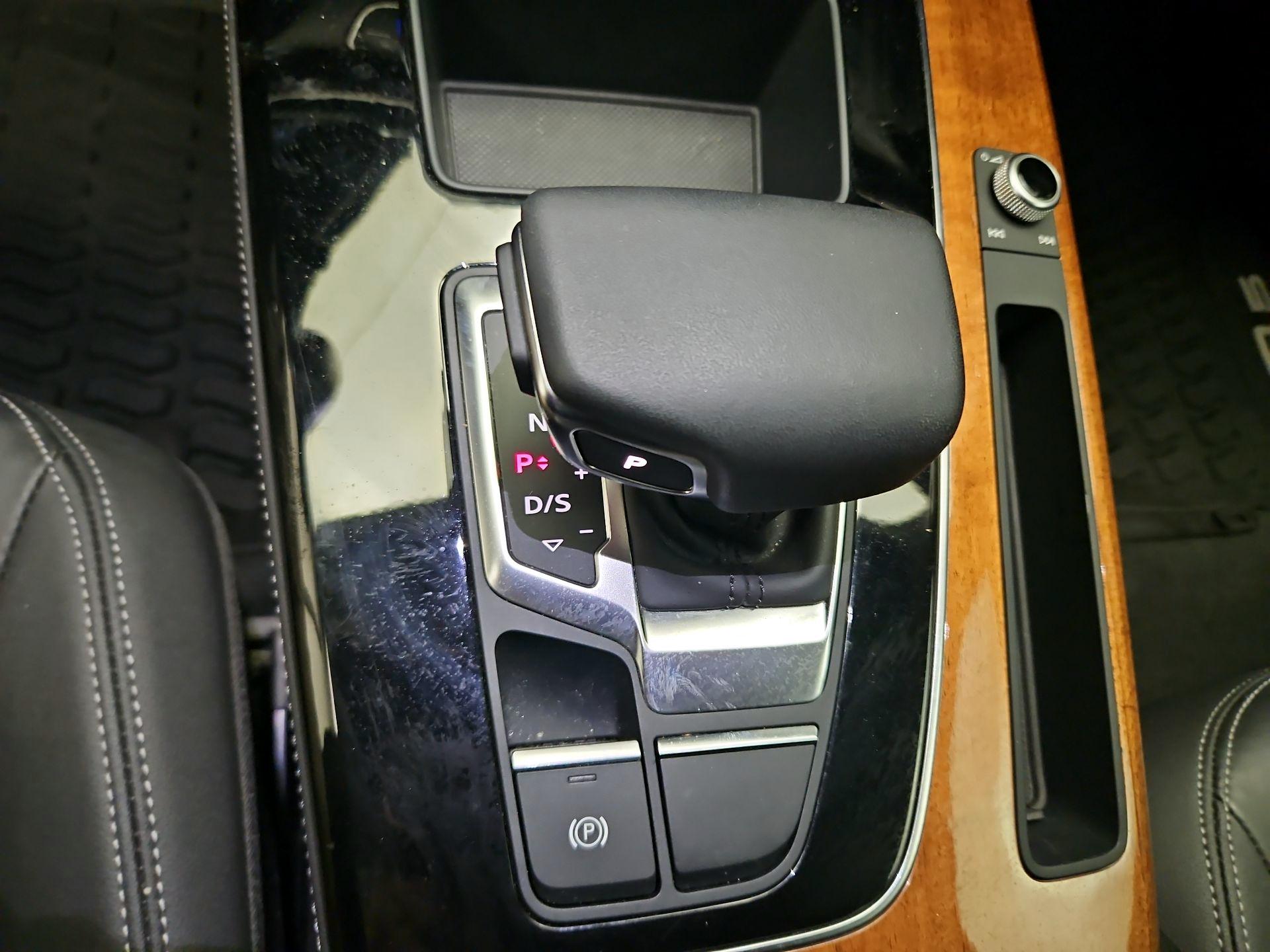 Thumbnail: 2023 Audi Q5 - 17