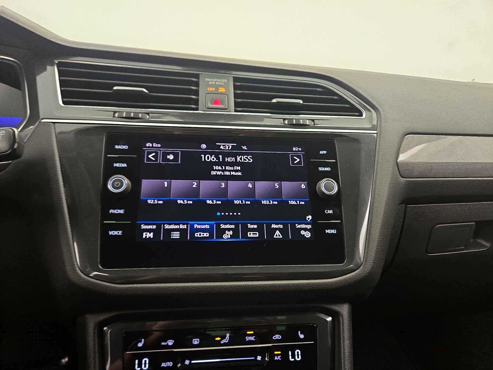 Thumbnail: 2023 Volkswagen Tiguan - 15