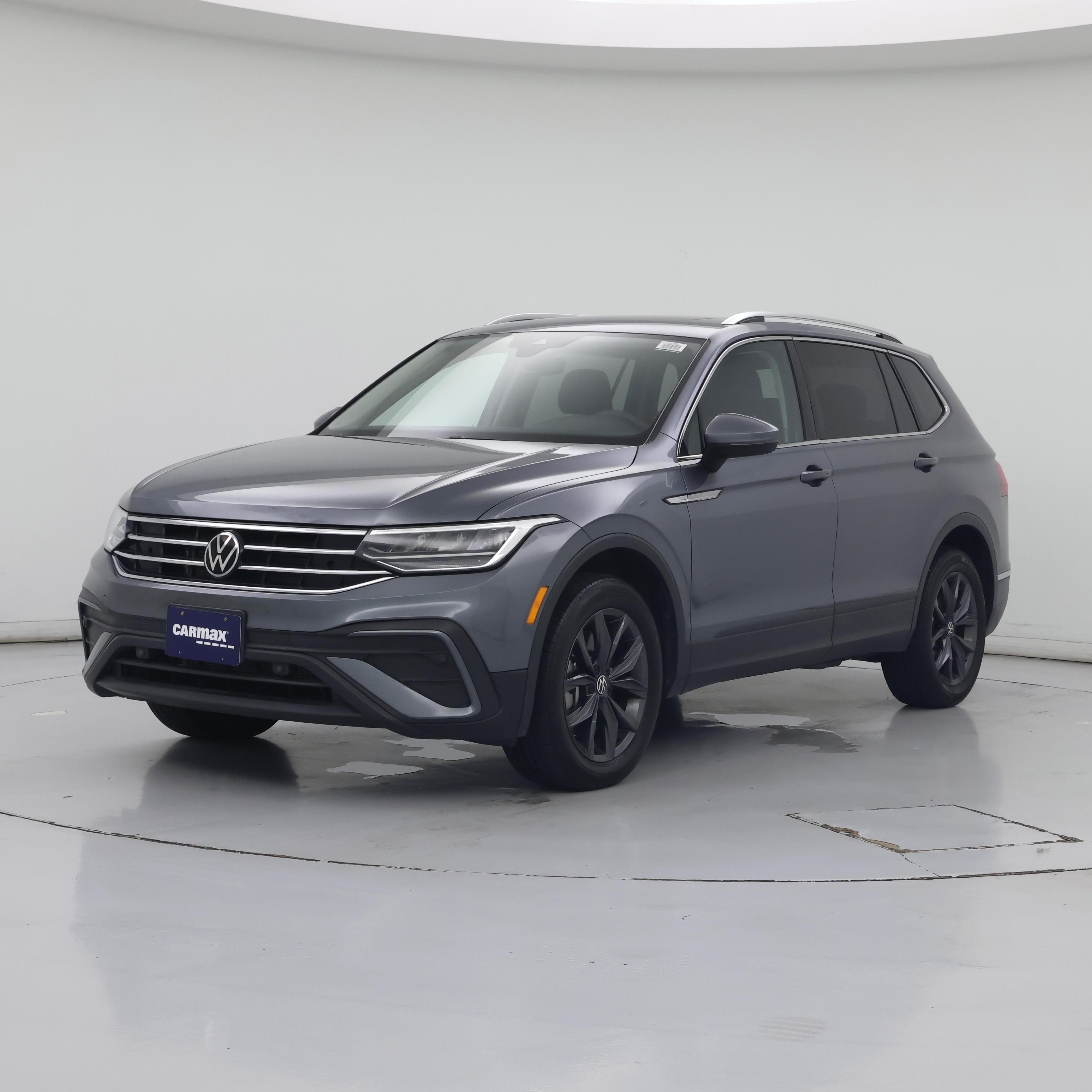 Thumbnail: 2023 Volkswagen Tiguan - 4