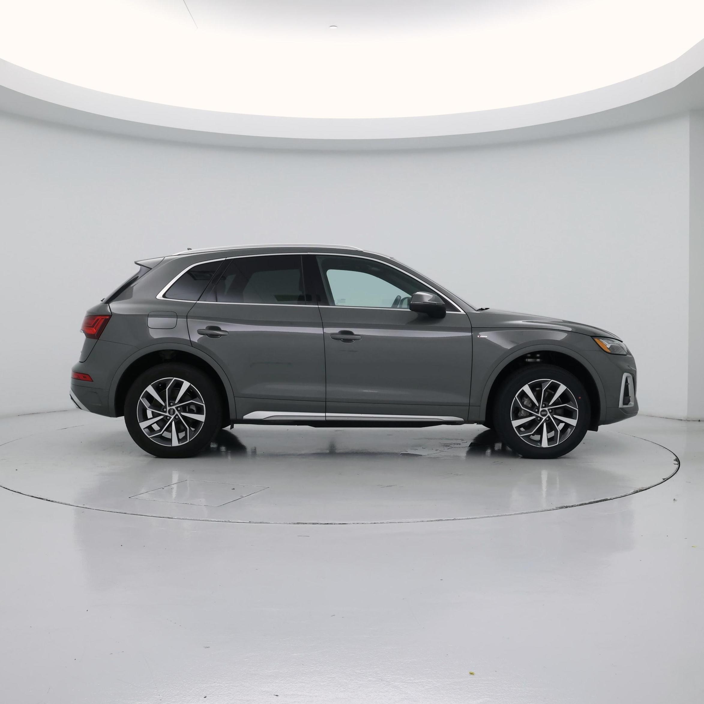 Thumbnail: 2023 Audi Q5 - 7