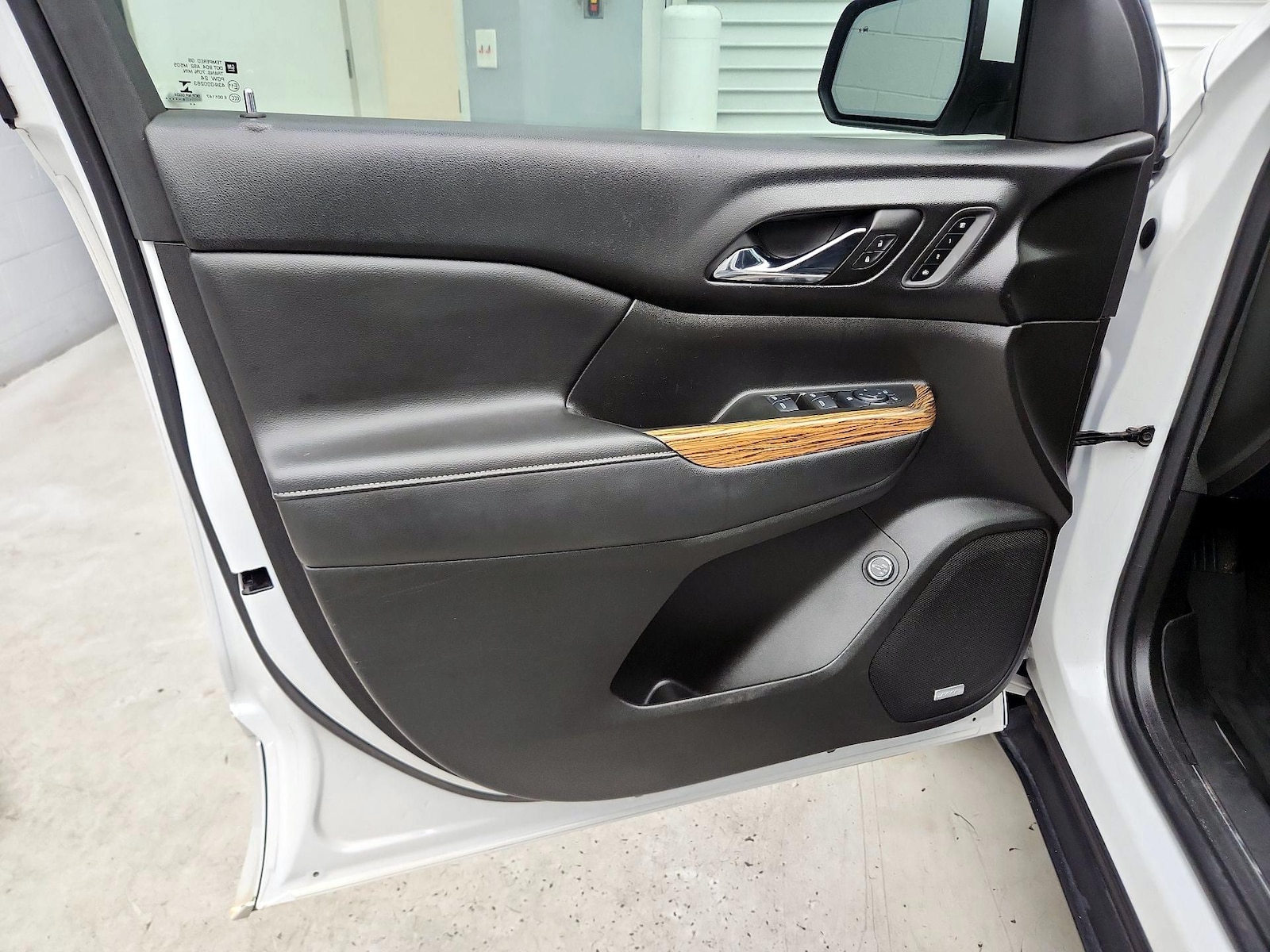 2017 GMC Acadia Denali - Photo 13