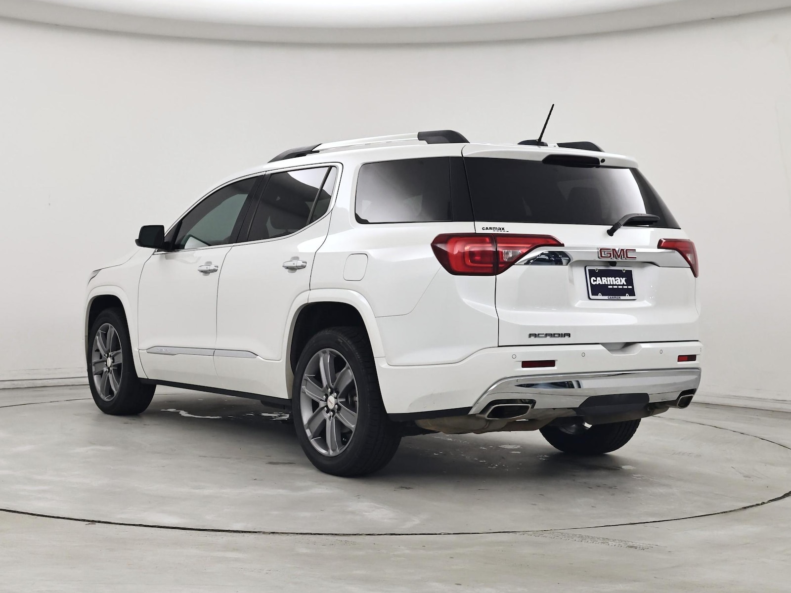 2017 GMC Acadia Denali - Photo 3