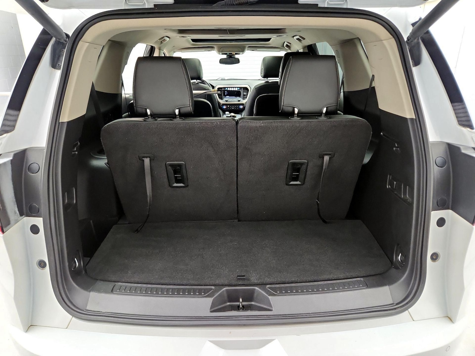 2017 GMC Acadia Denali - Photo 22