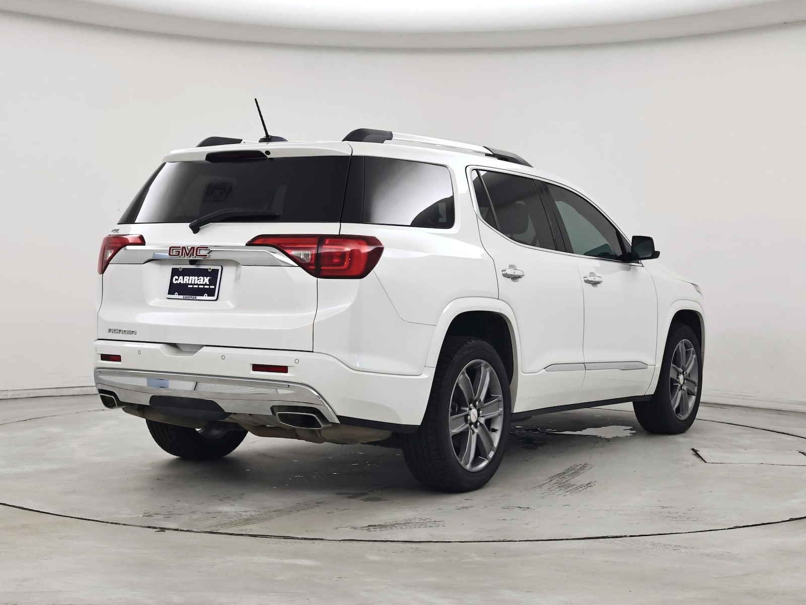 2017 GMC Acadia Denali - Photo 9