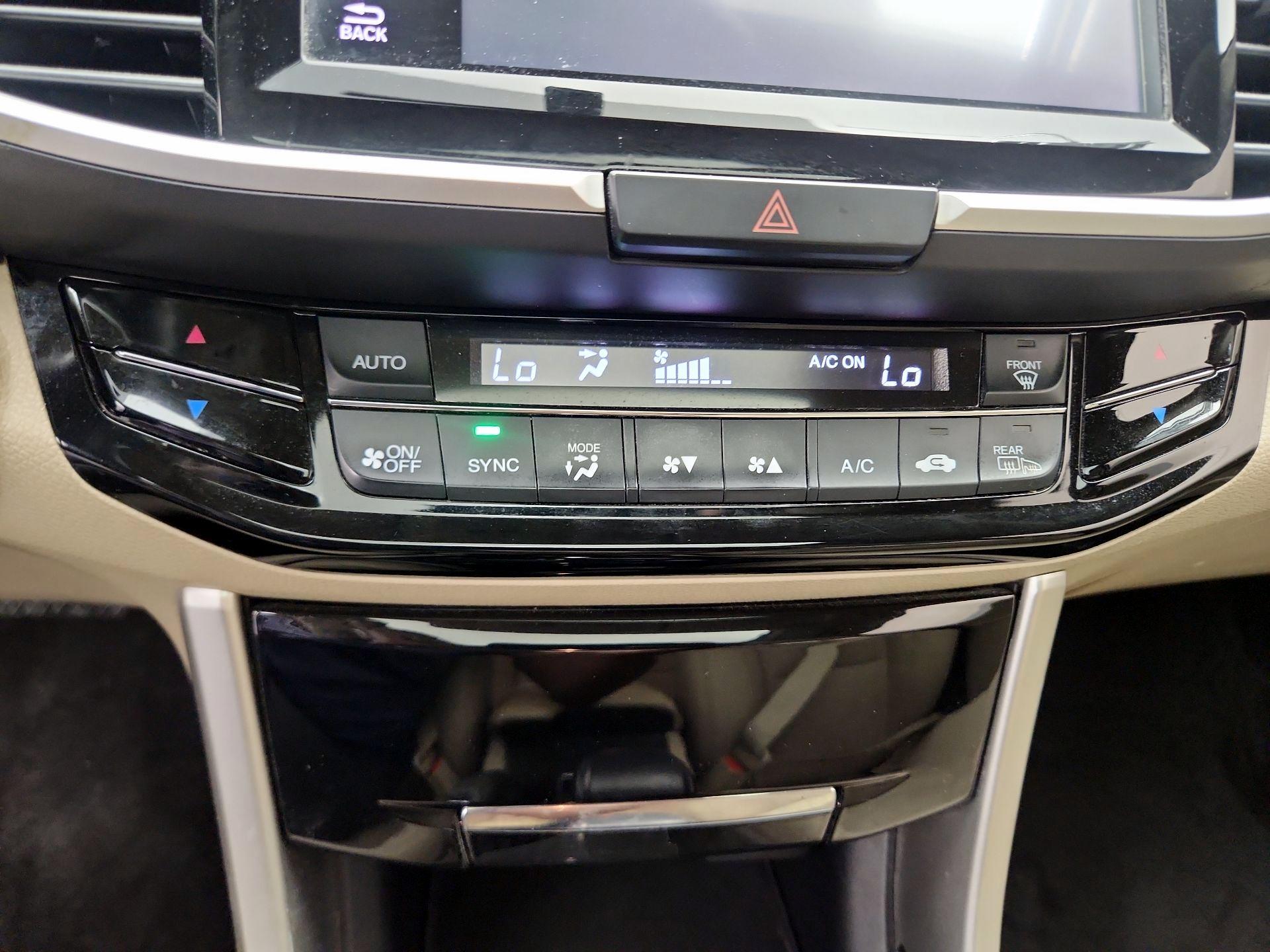 Thumbnail: 2016 Honda Accord - 16