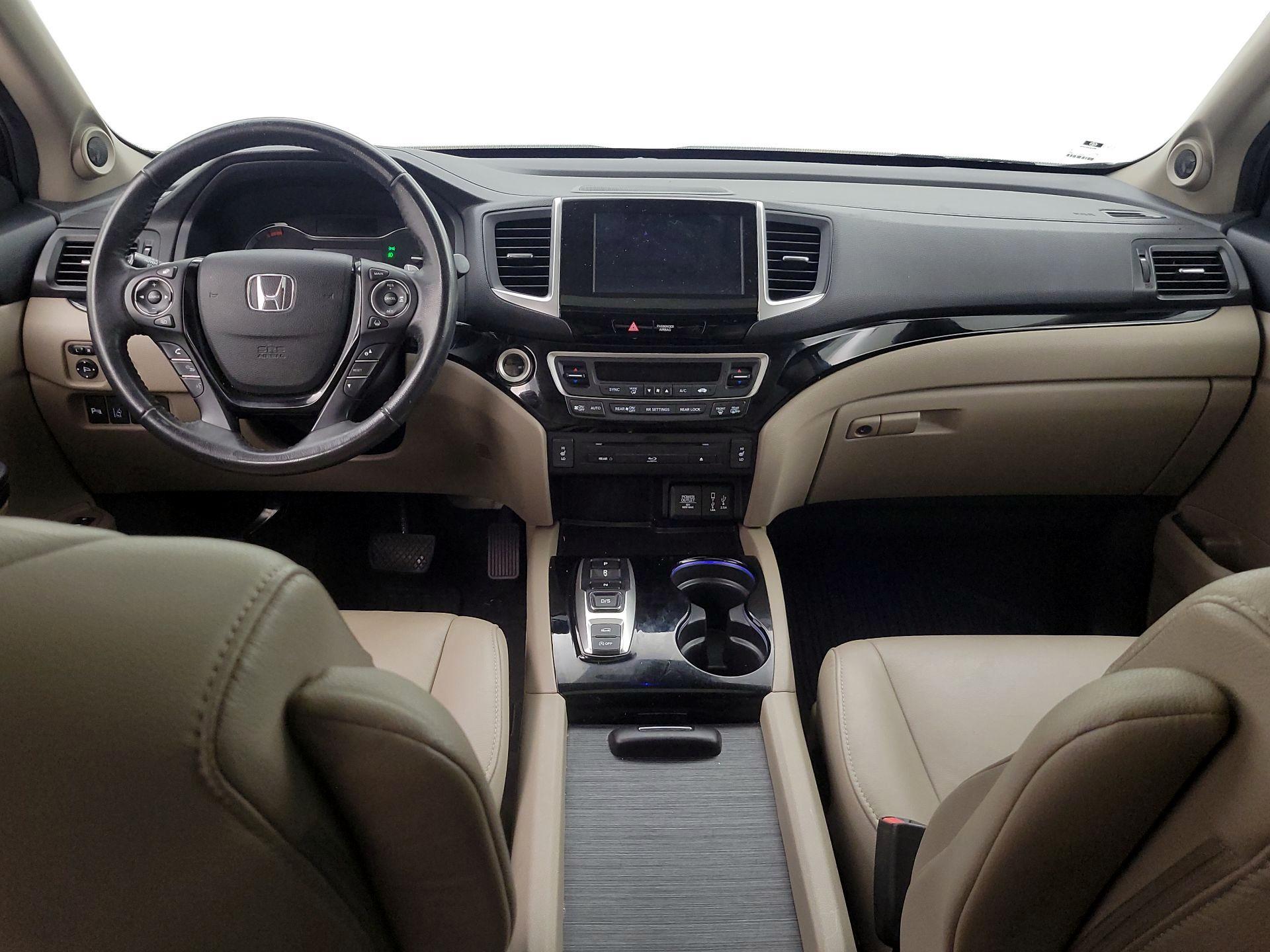 Thumbnail: 2018 Honda Pilot - 9