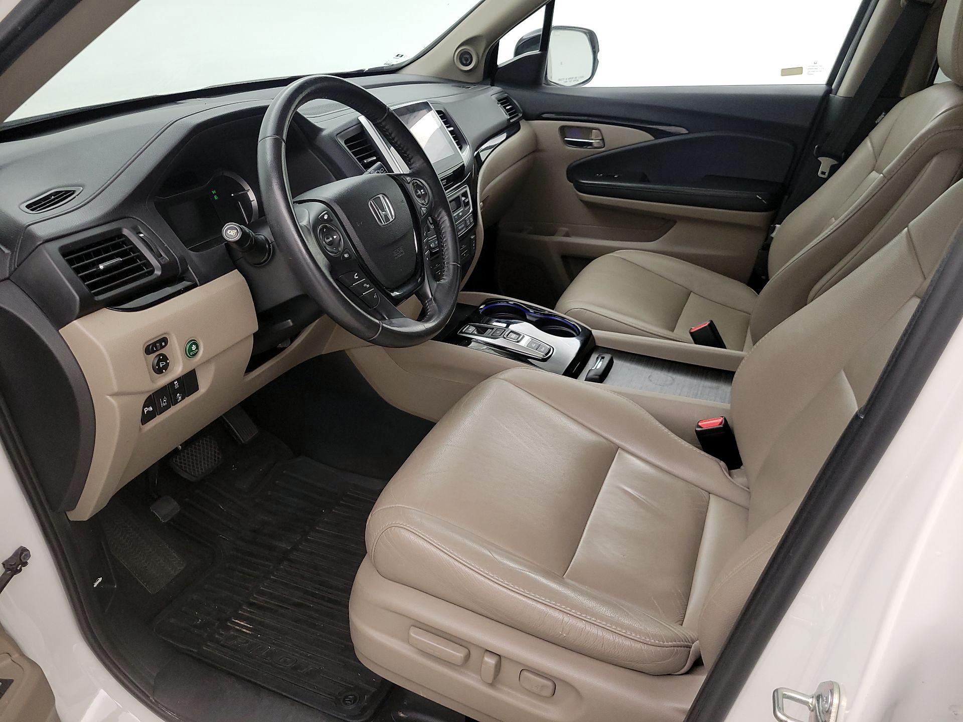 Thumbnail: 2018 Honda Pilot - 11