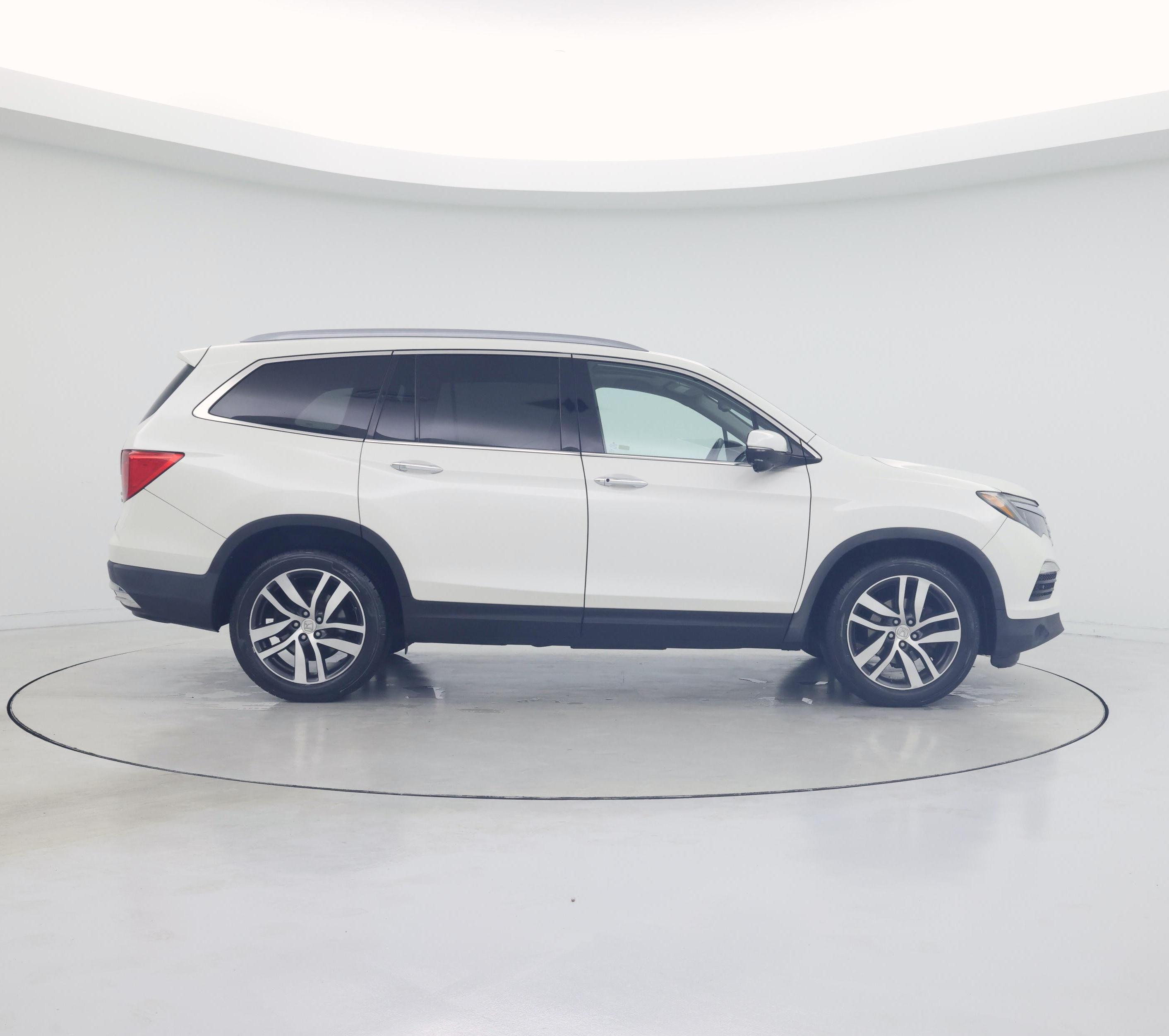 Thumbnail: 2018 Honda Pilot - 7