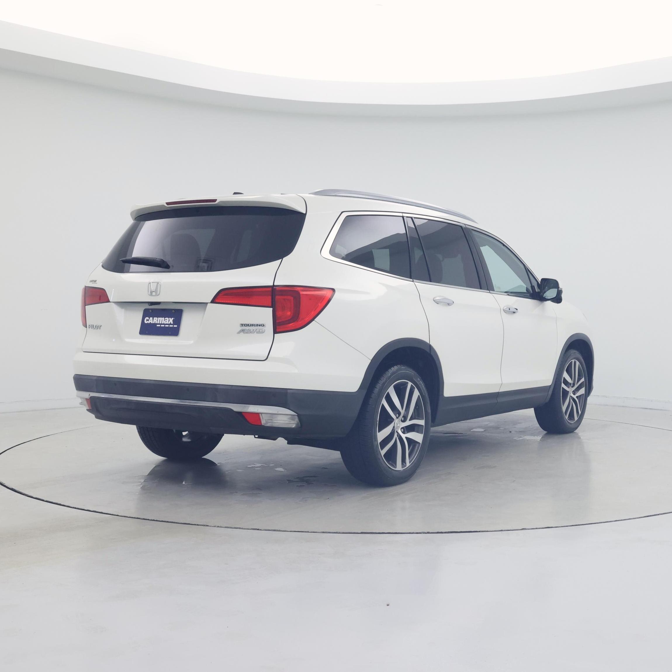 Thumbnail: 2018 Honda Pilot - 8