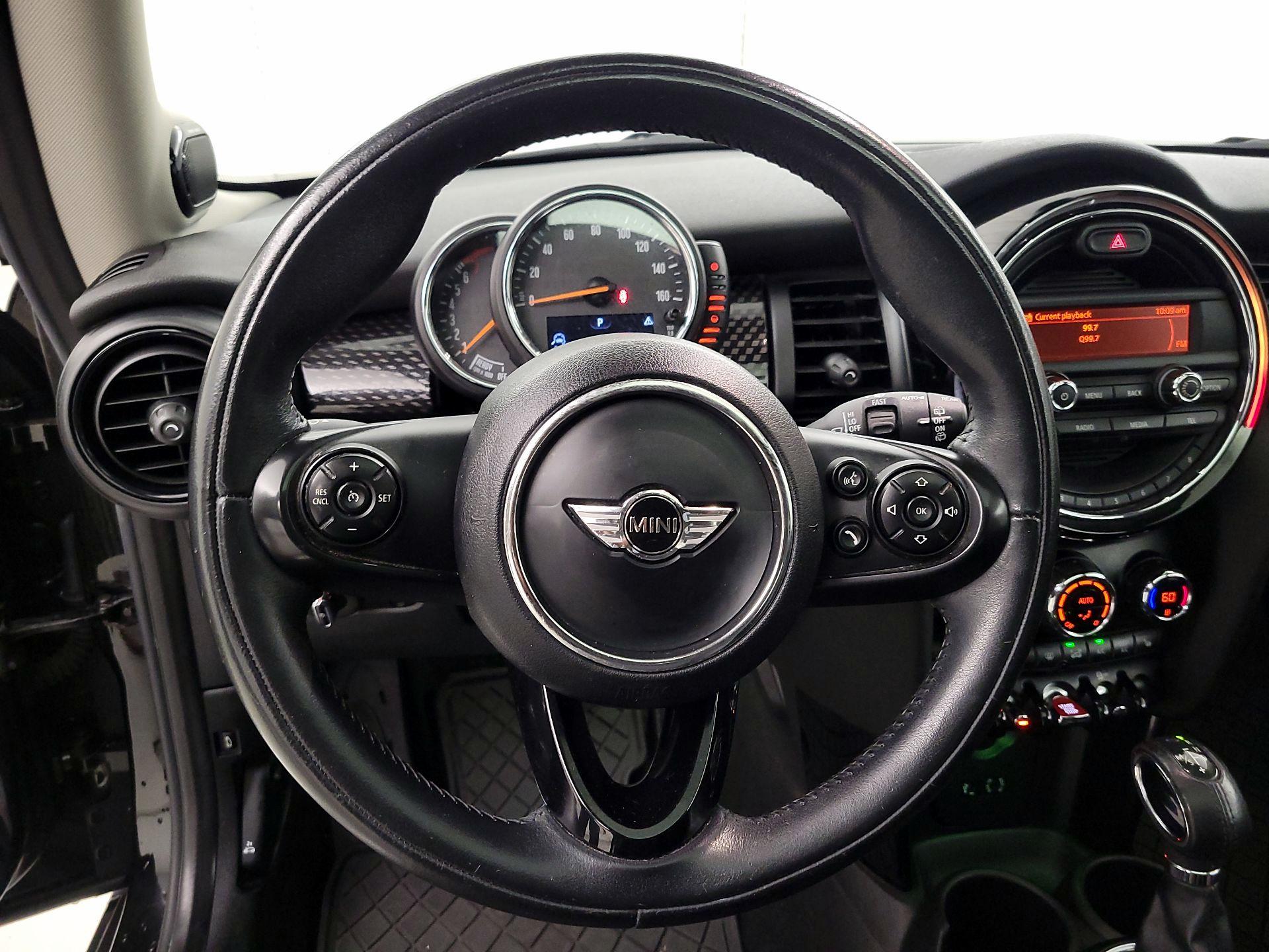 Thumbnail: 2016 MINI Cooper Hardtop - 10