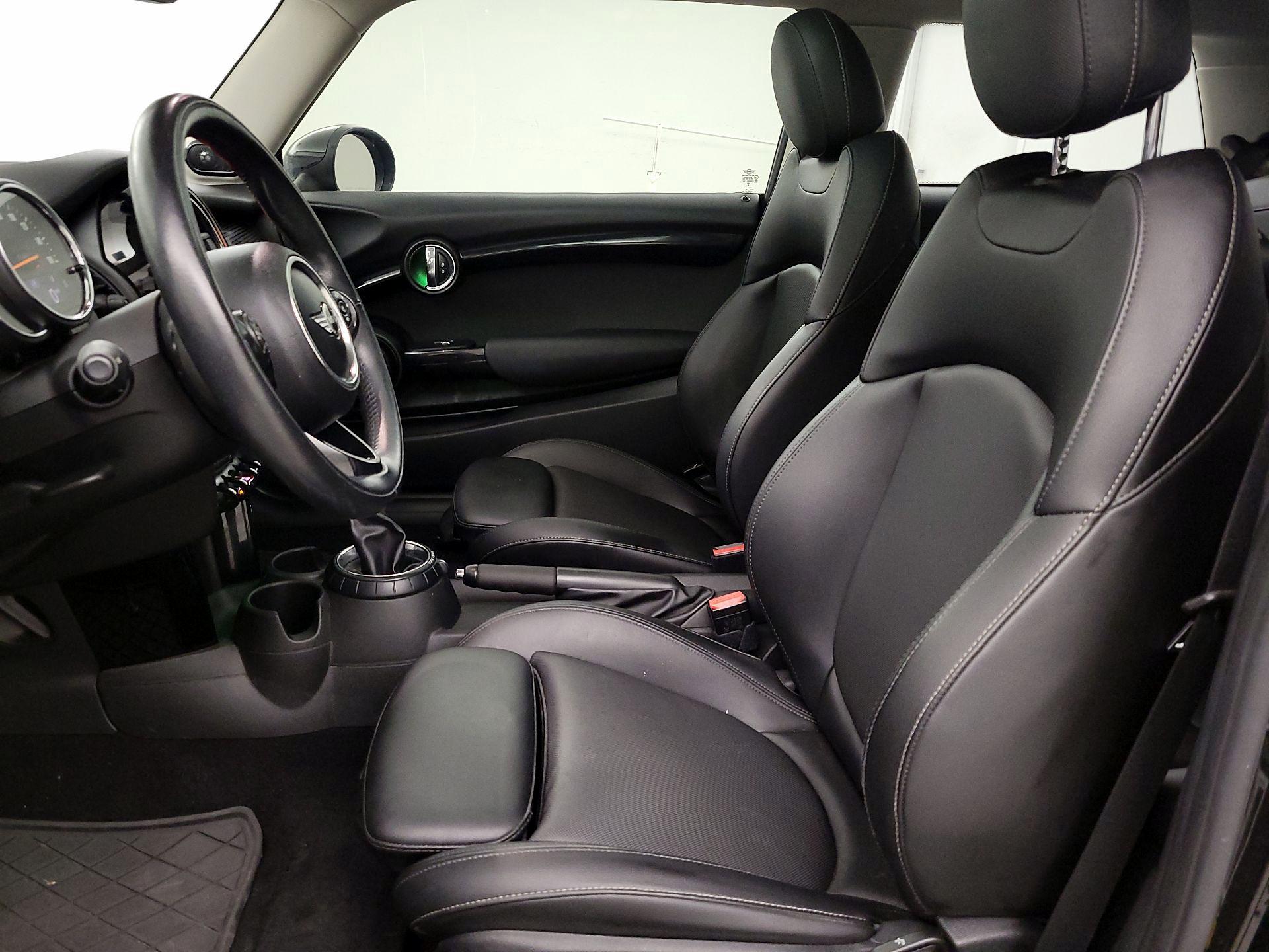 Thumbnail: 2016 MINI Cooper Hardtop - 11