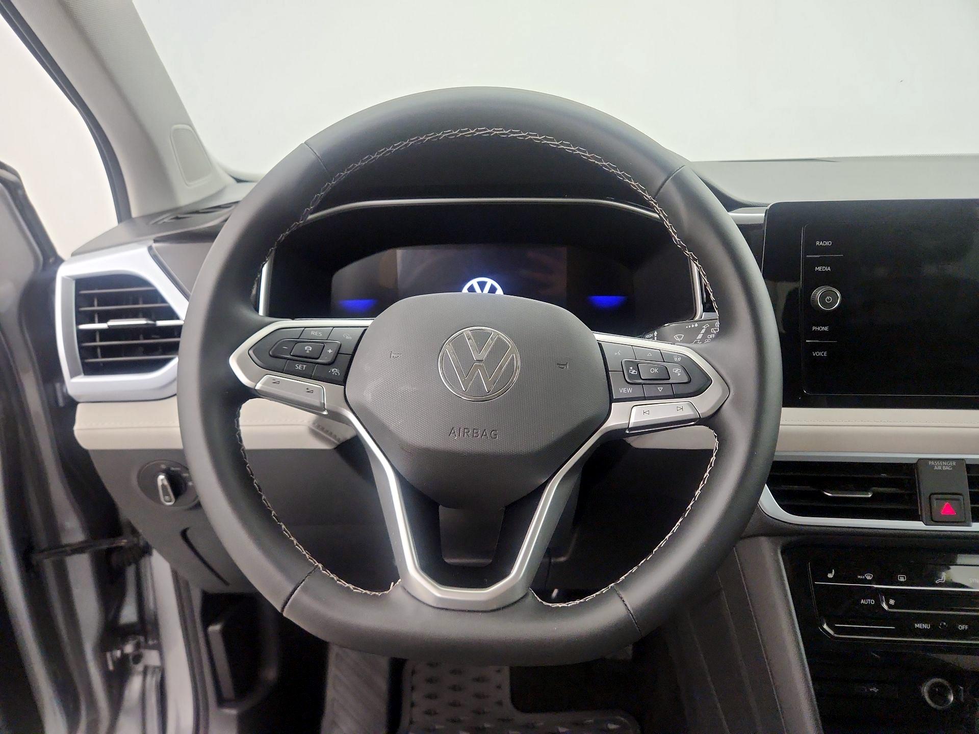 Thumbnail: 2025 Volkswagen Taos - 10