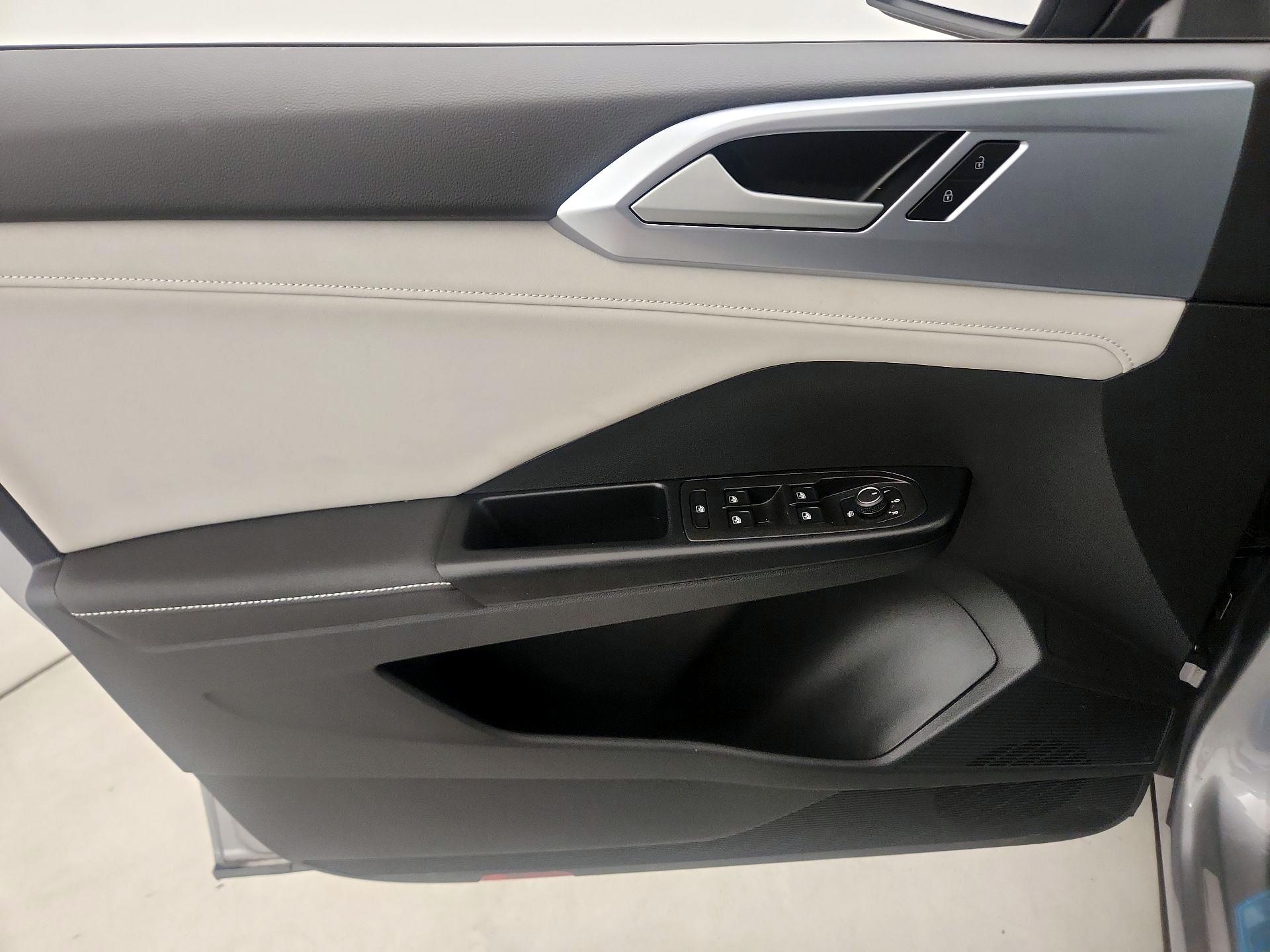 Thumbnail: 2025 Volkswagen Taos - 12
