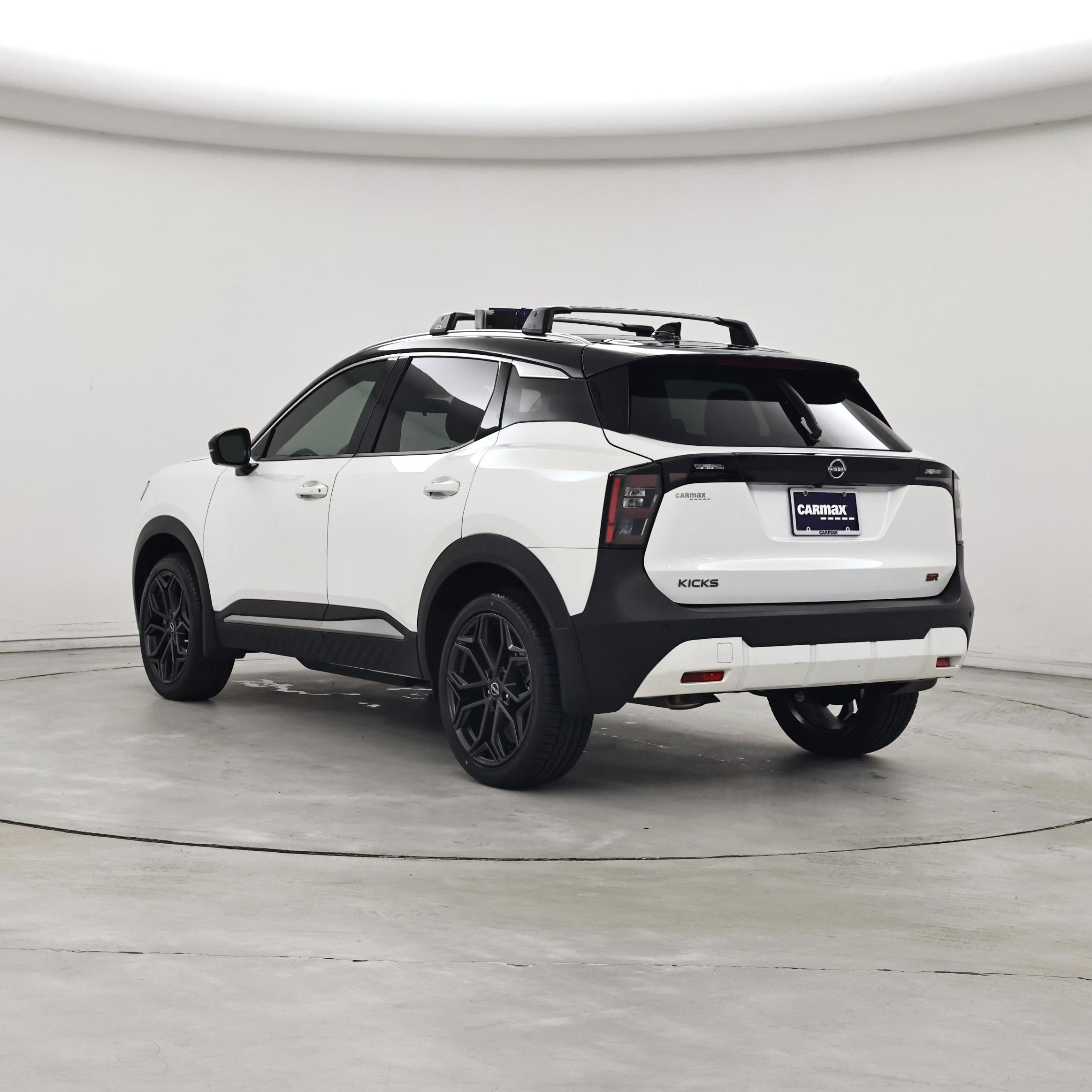 Thumbnail: 2025 Nissan Kicks - 2