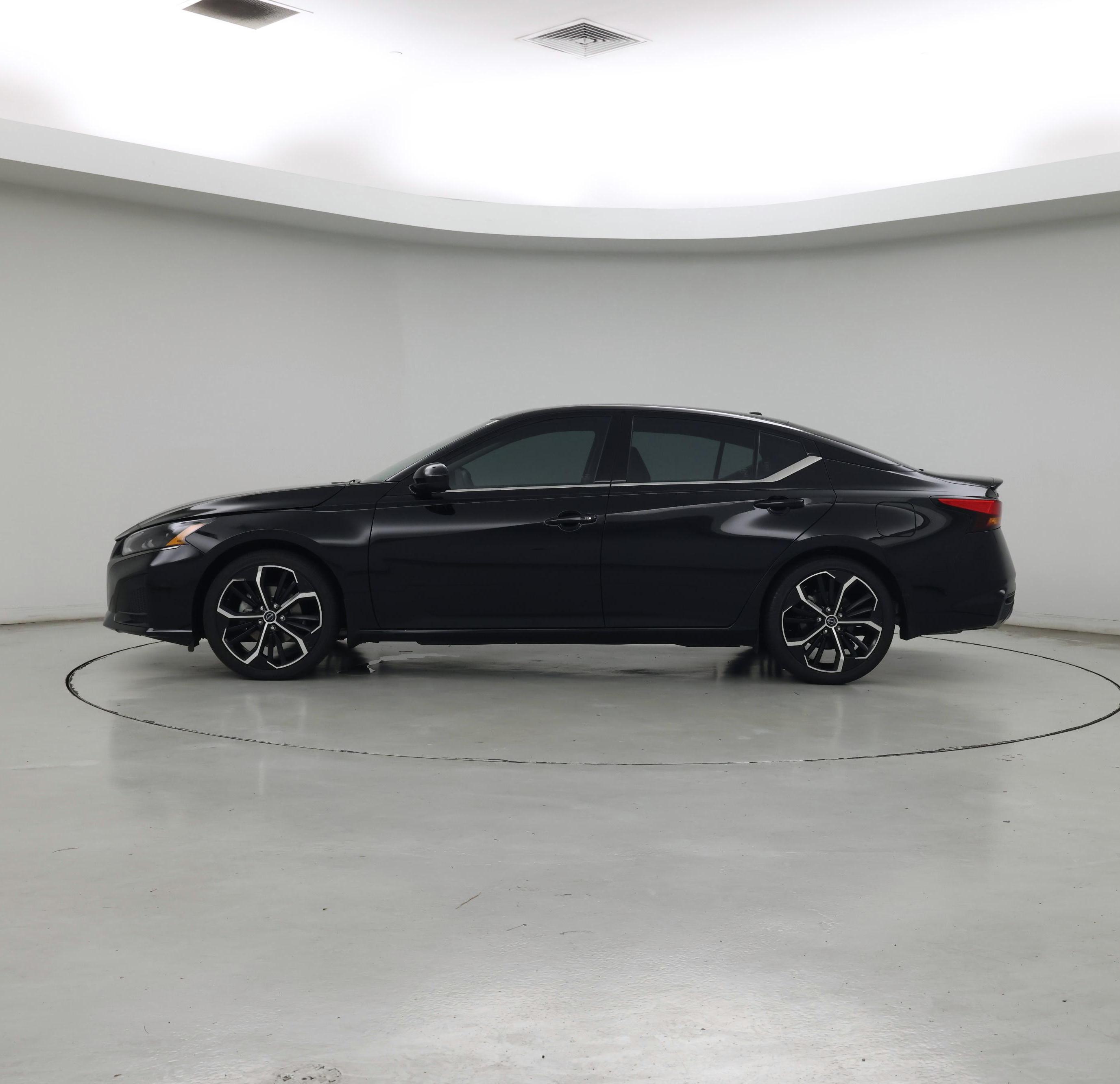 Thumbnail: 2023 Nissan Altima - 3