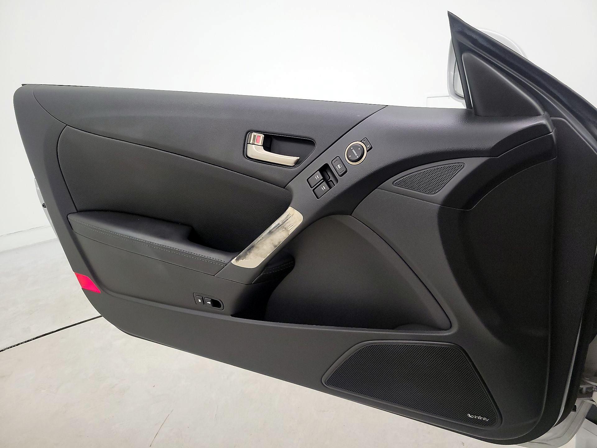 Thumbnail: 2016 Hyundai Genesis - 12